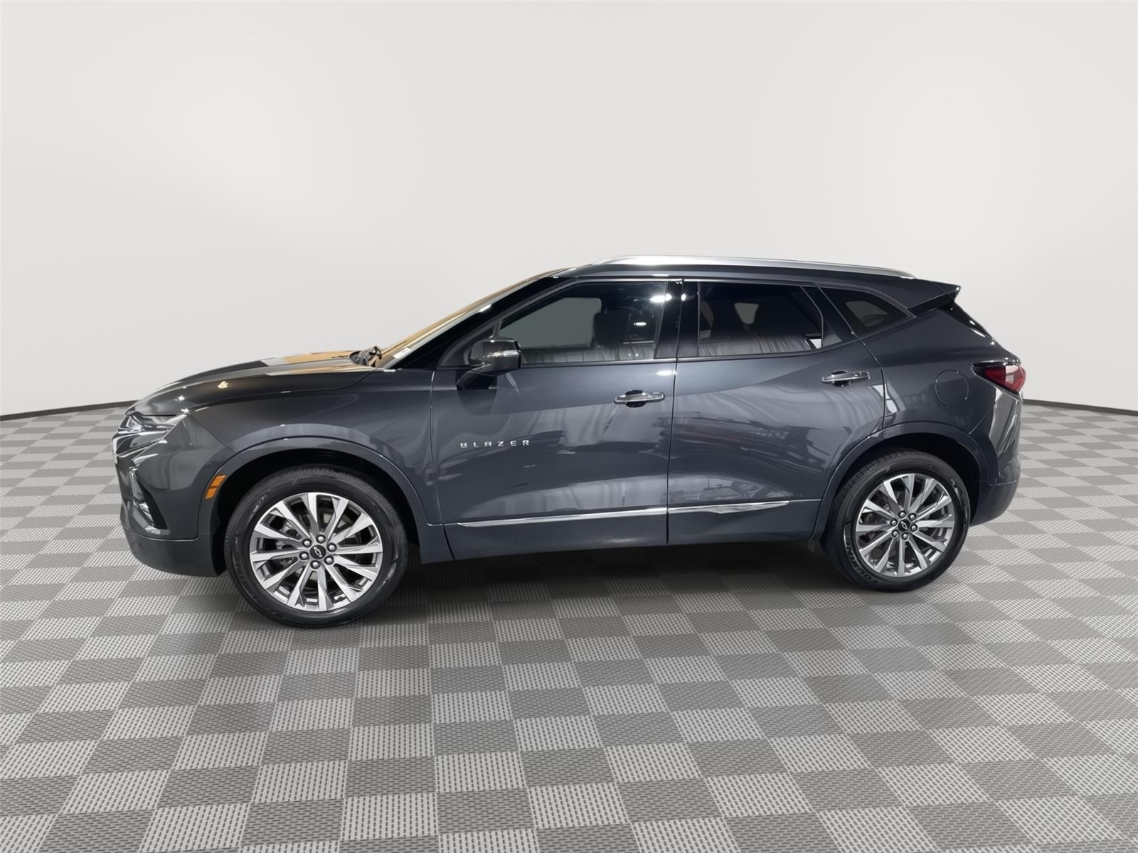 Vehicle photo 2