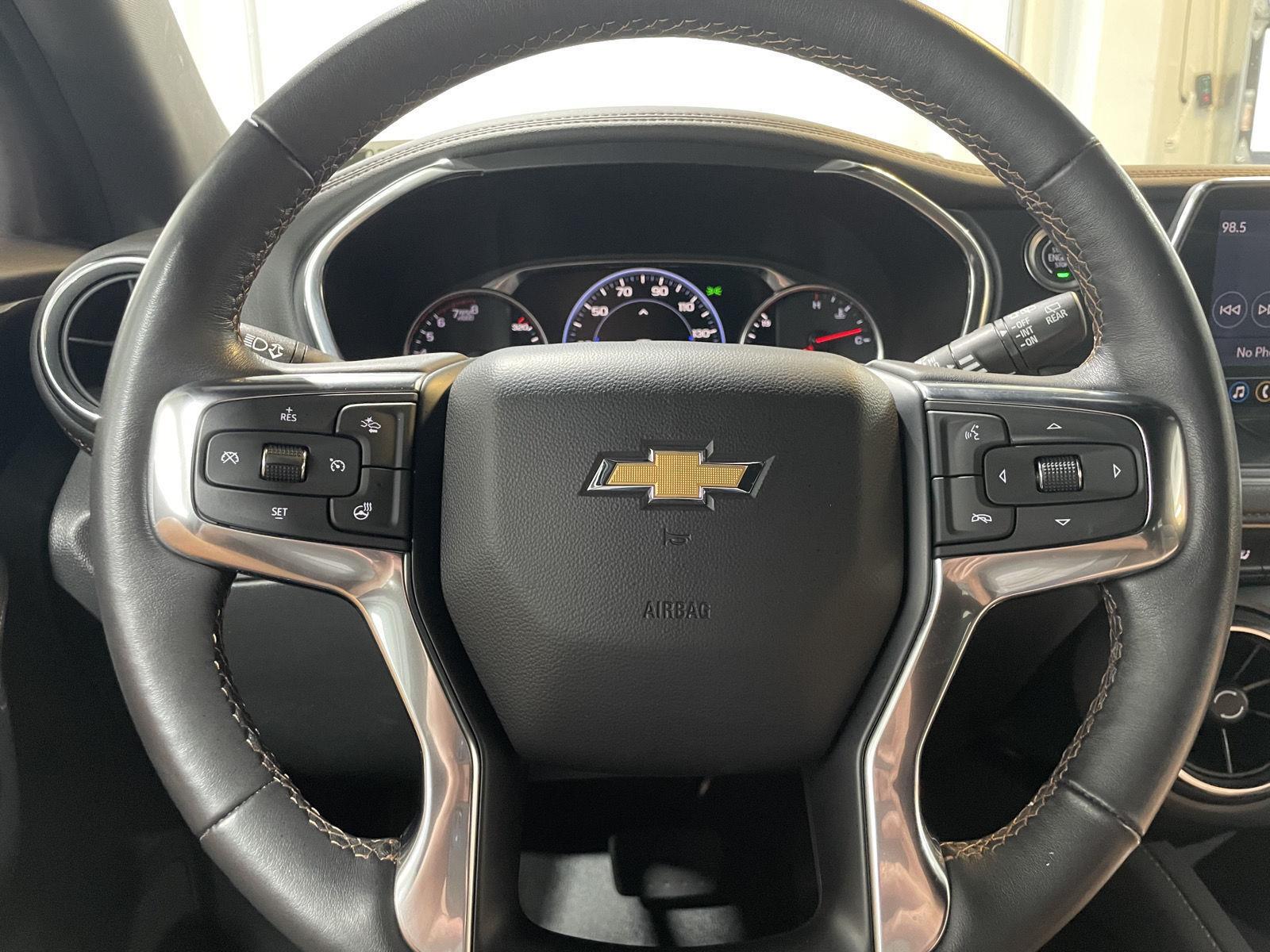 Vehicle photo 11