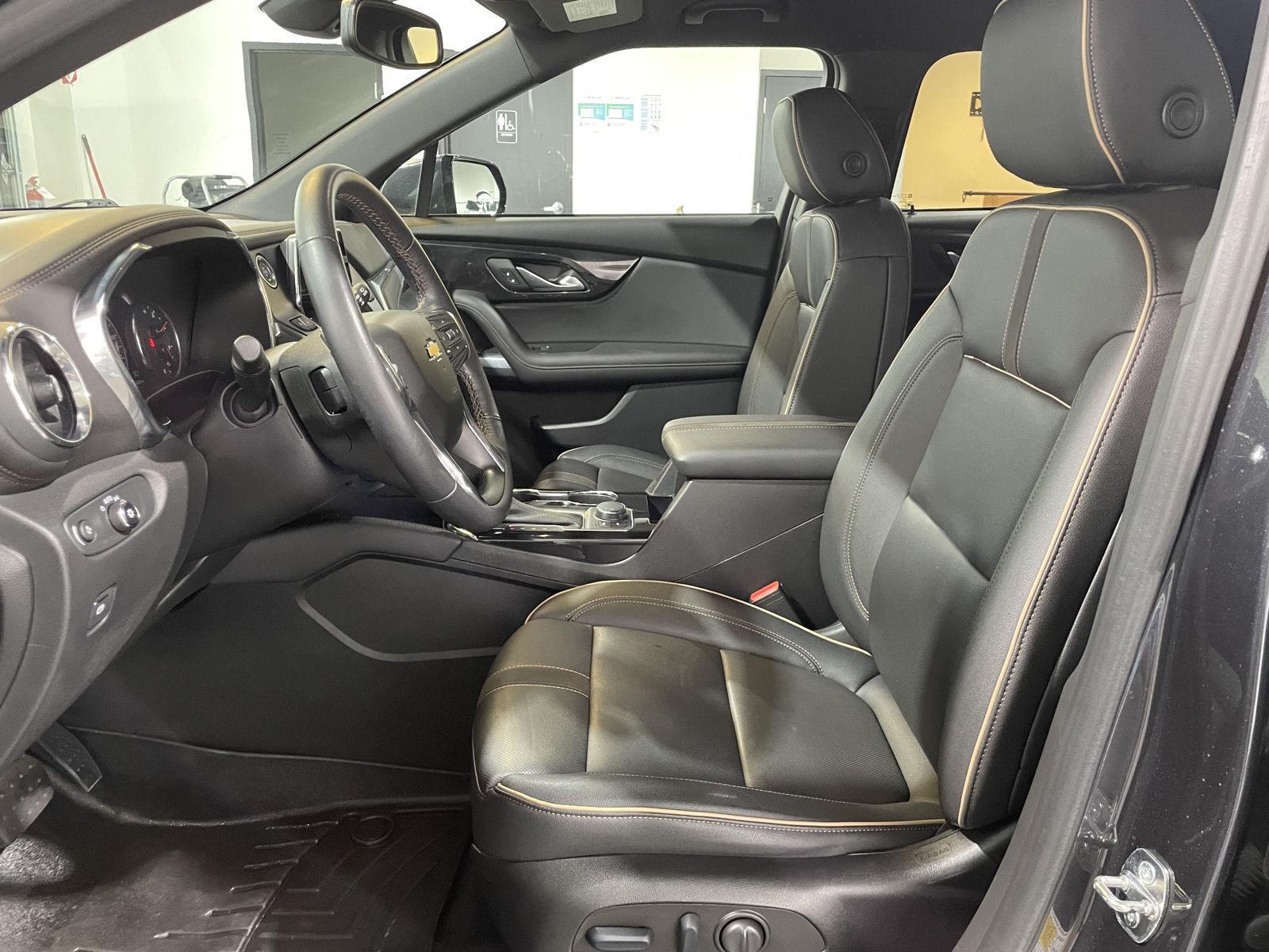 Vehicle photo 16