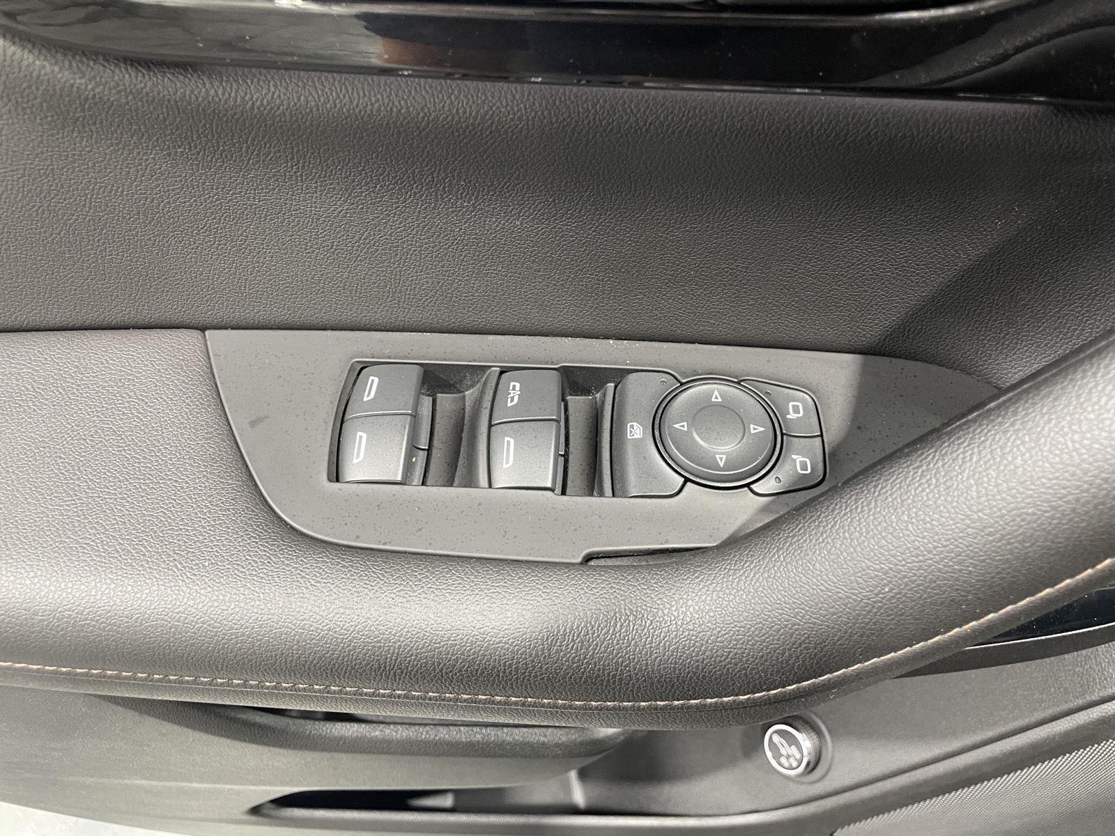 Vehicle photo 20