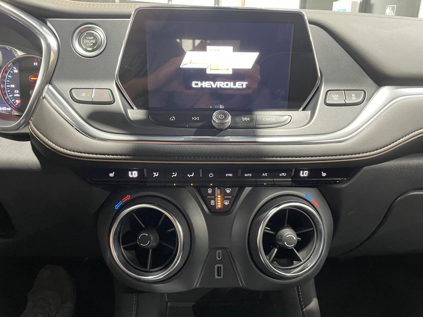Vehicle photo 29