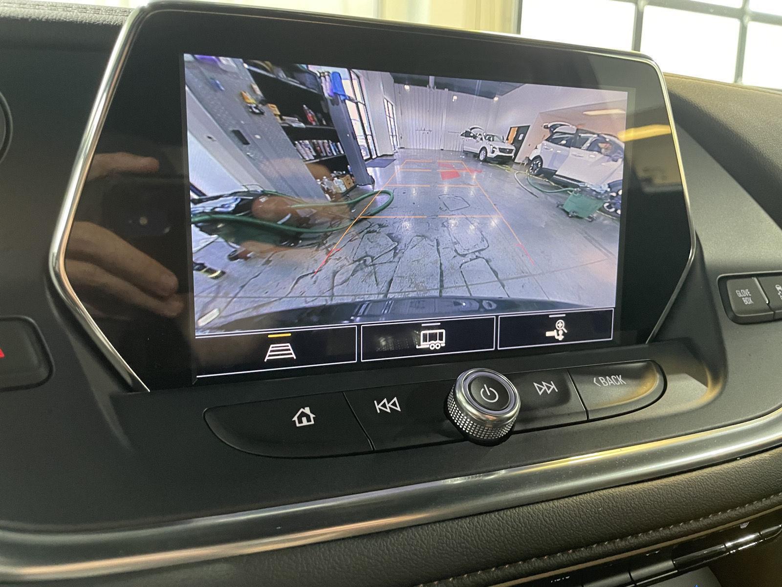 Vehicle photo 30