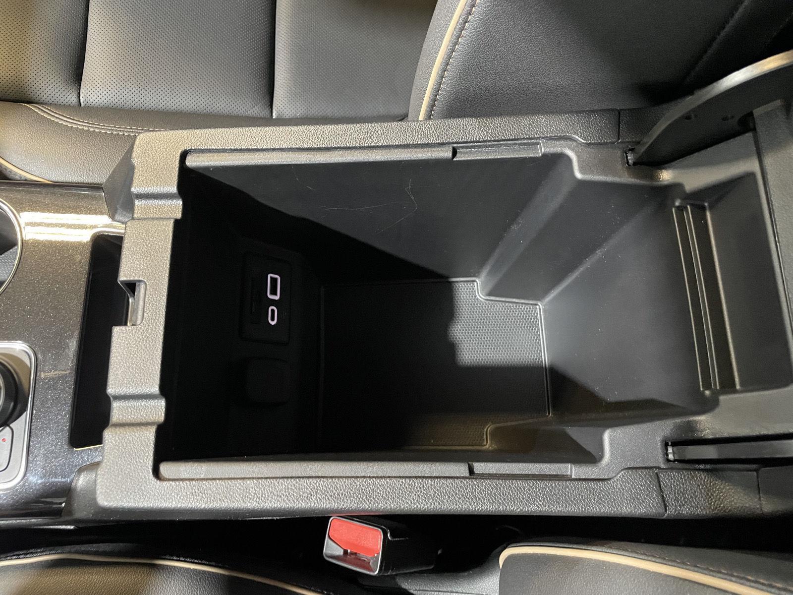 Vehicle photo 34