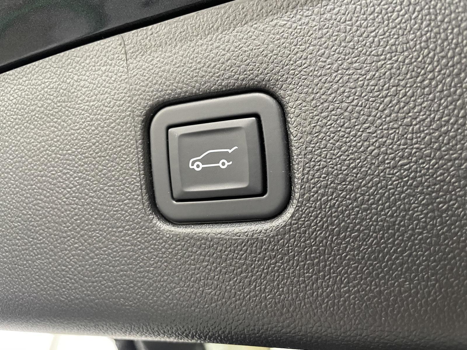 Vehicle photo 40