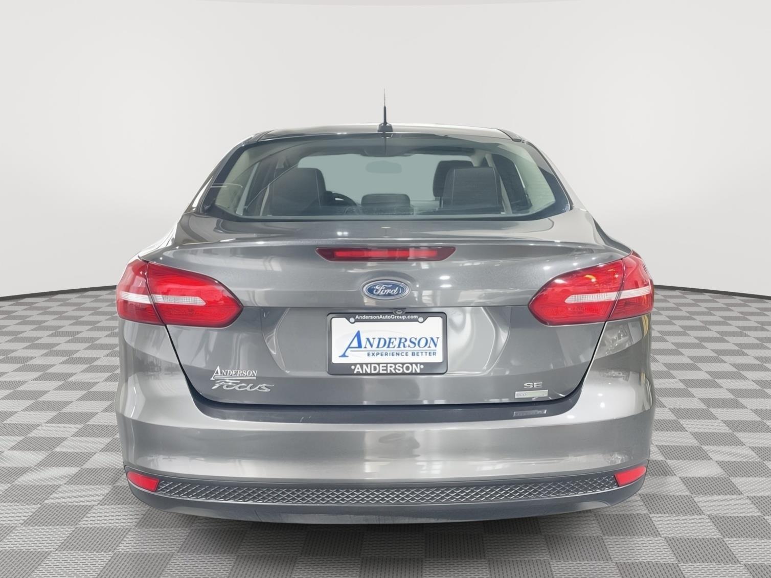 Vehicle photo 8