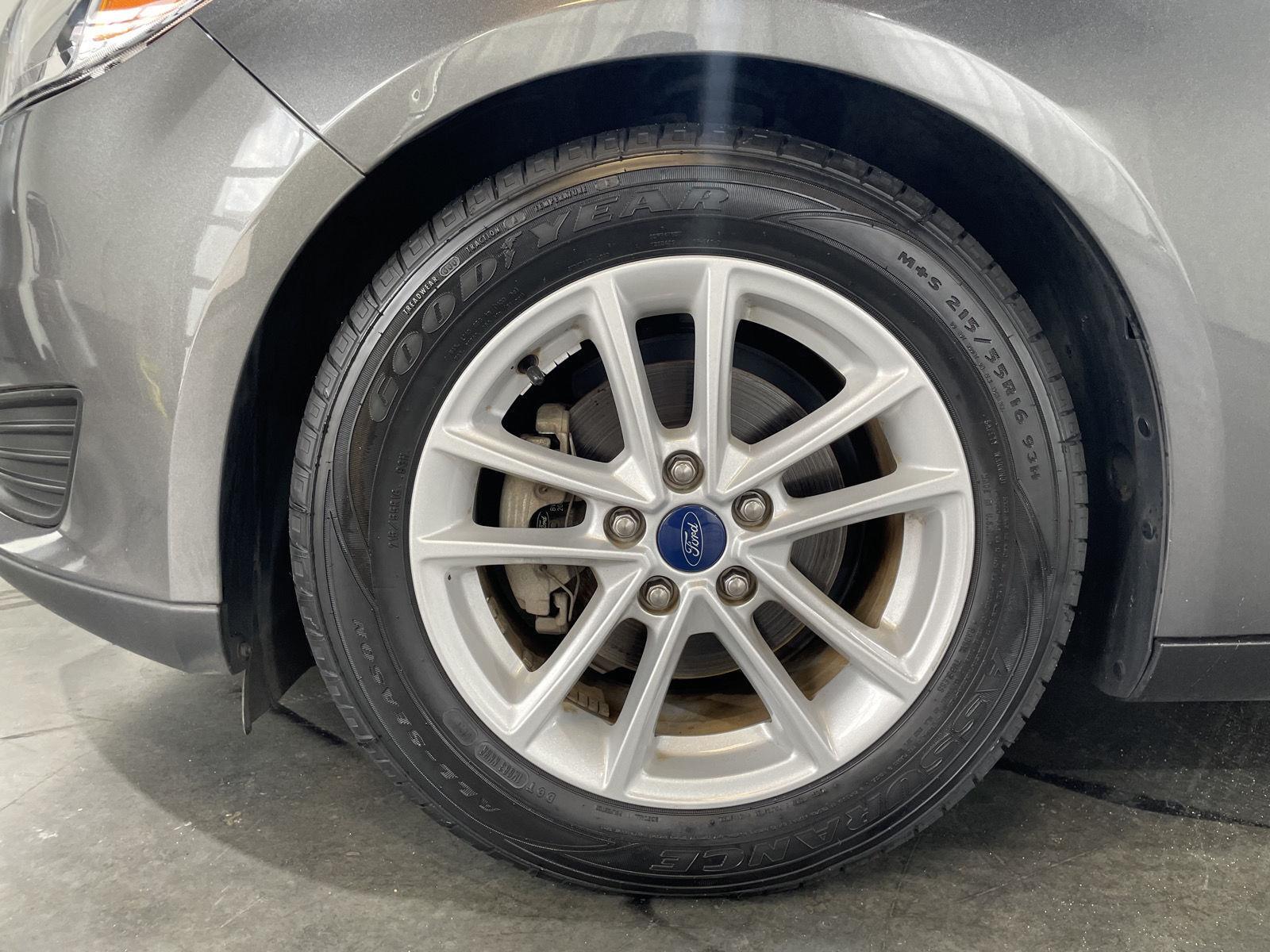 Vehicle photo 10