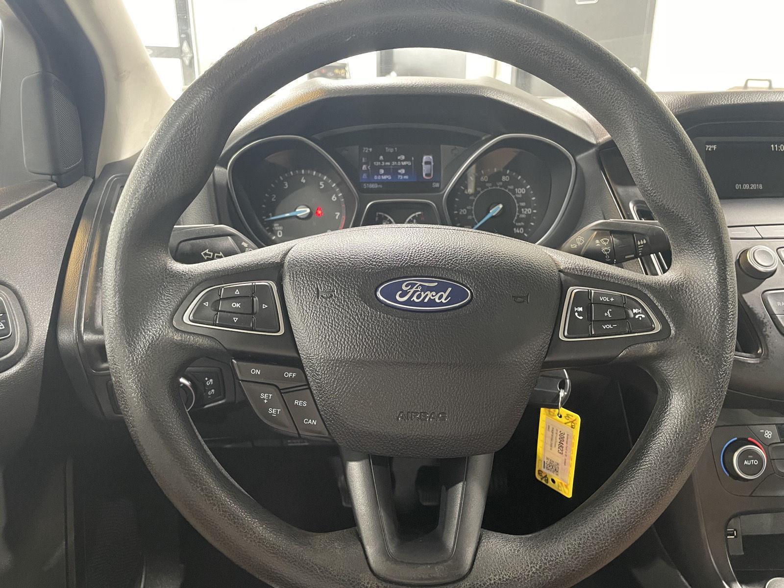 Vehicle photo 11