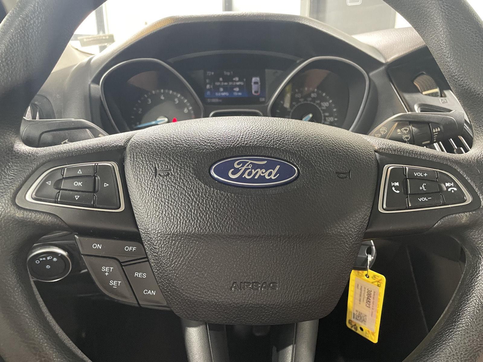 Vehicle photo 12