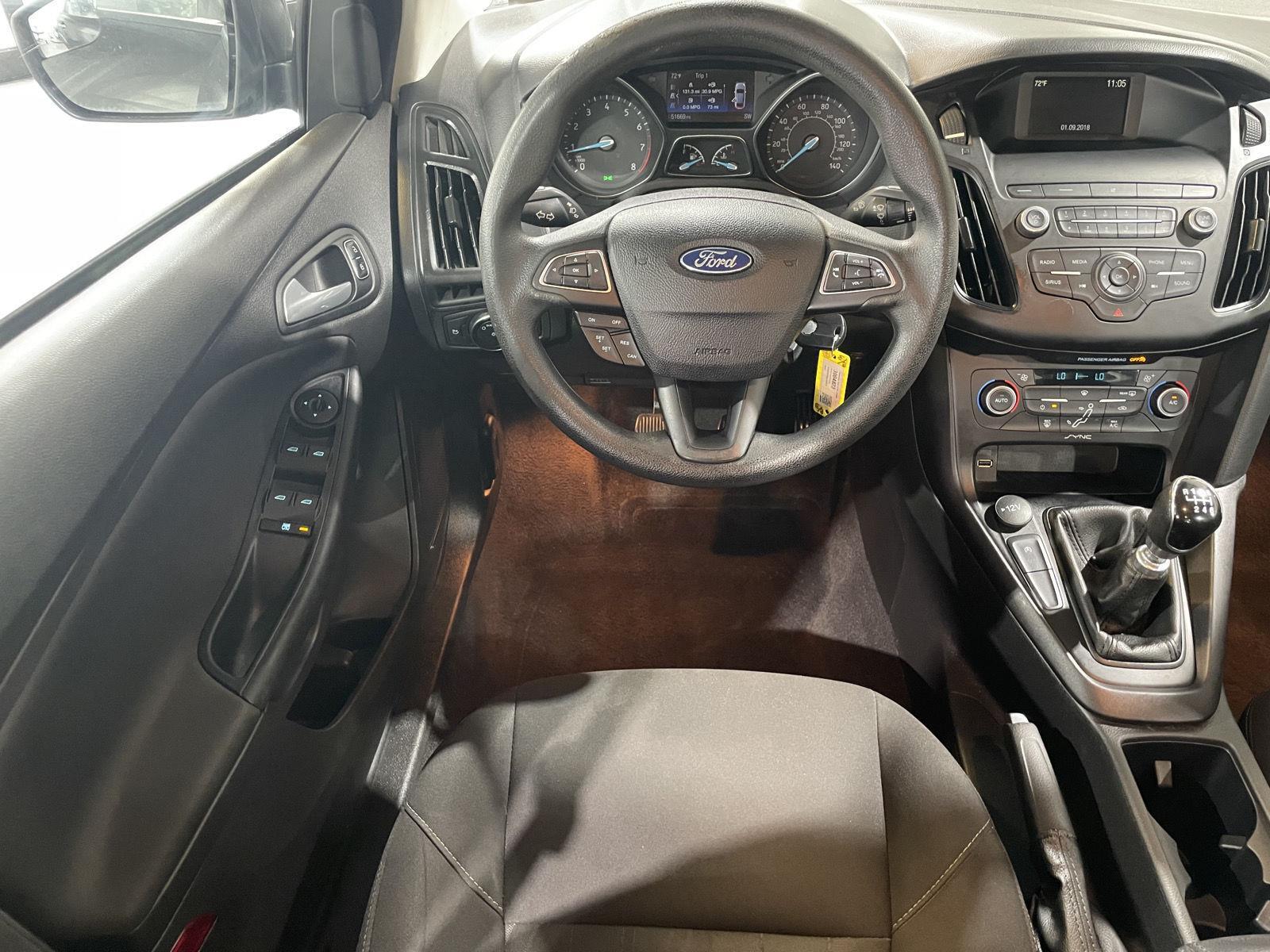 Vehicle photo 15