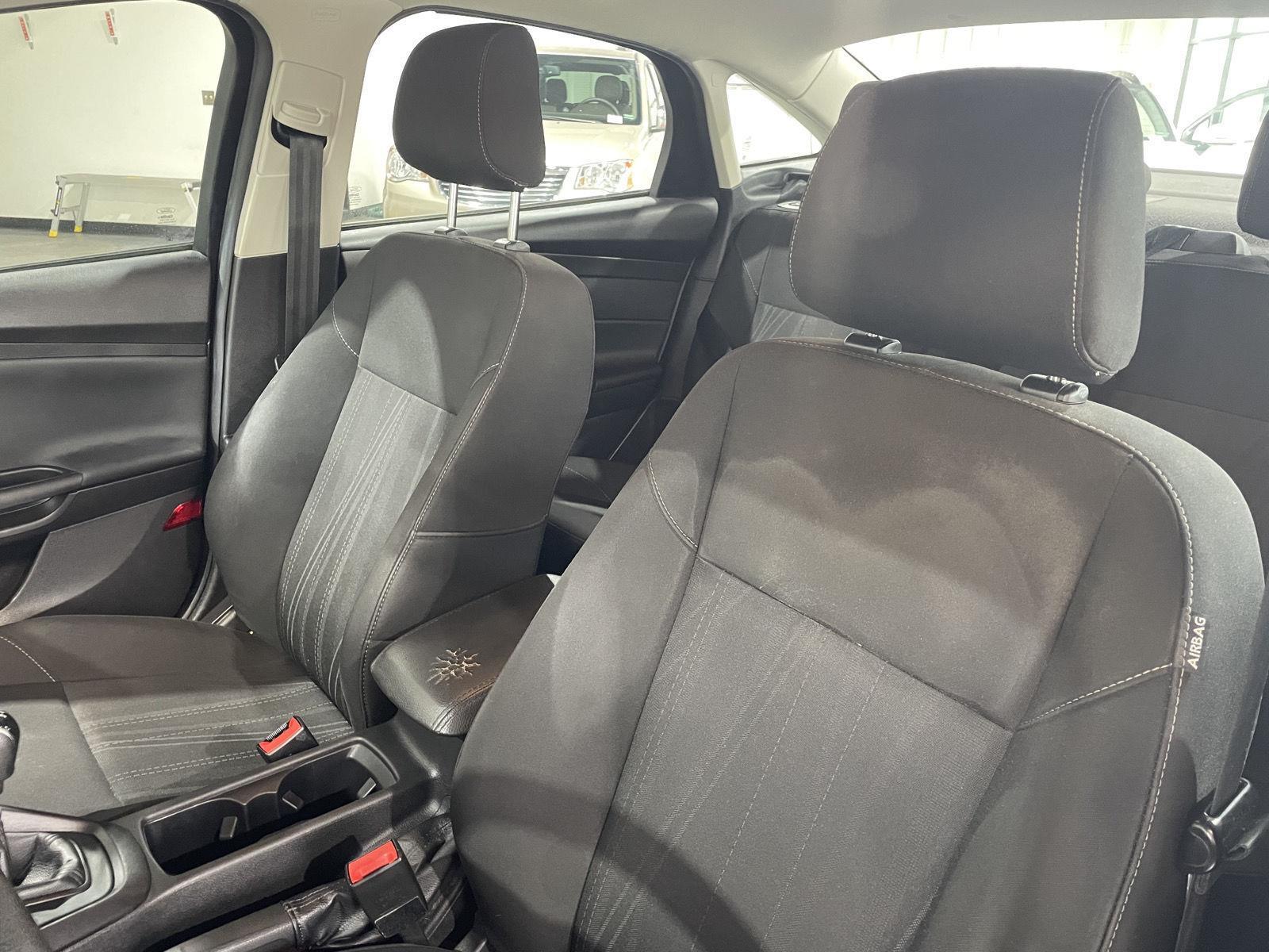 Vehicle photo 17