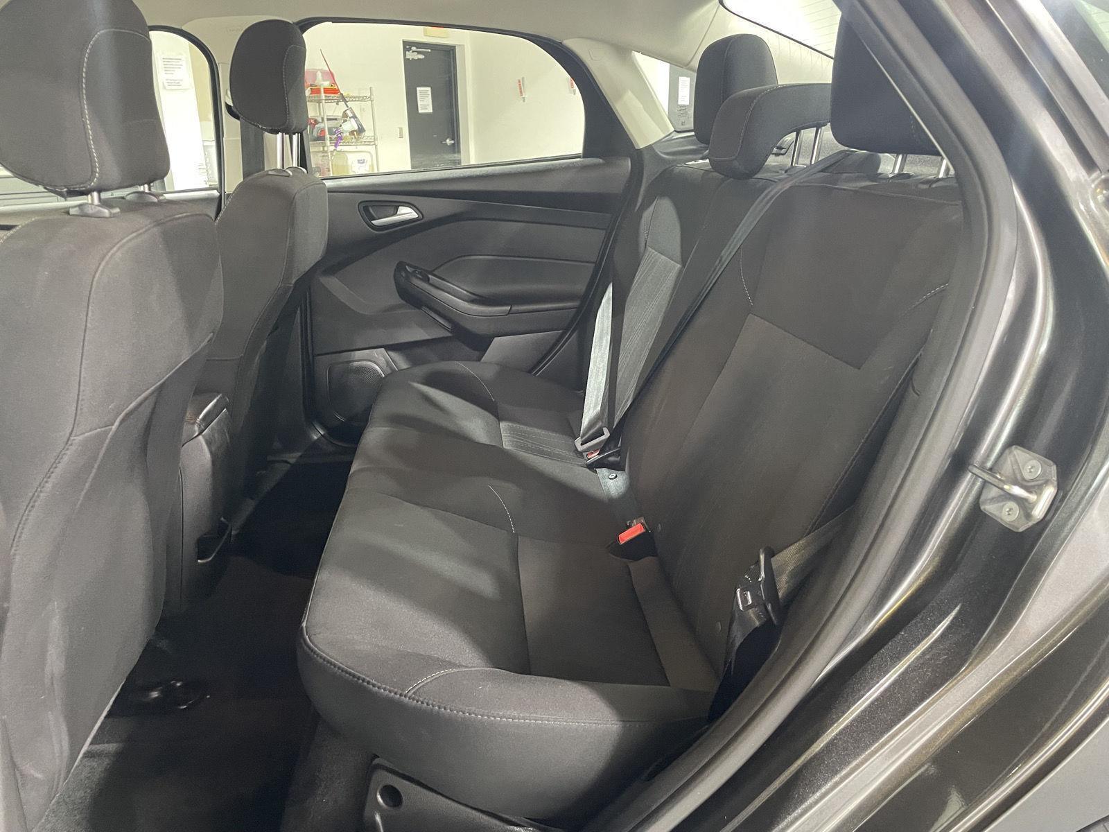 Vehicle photo 21