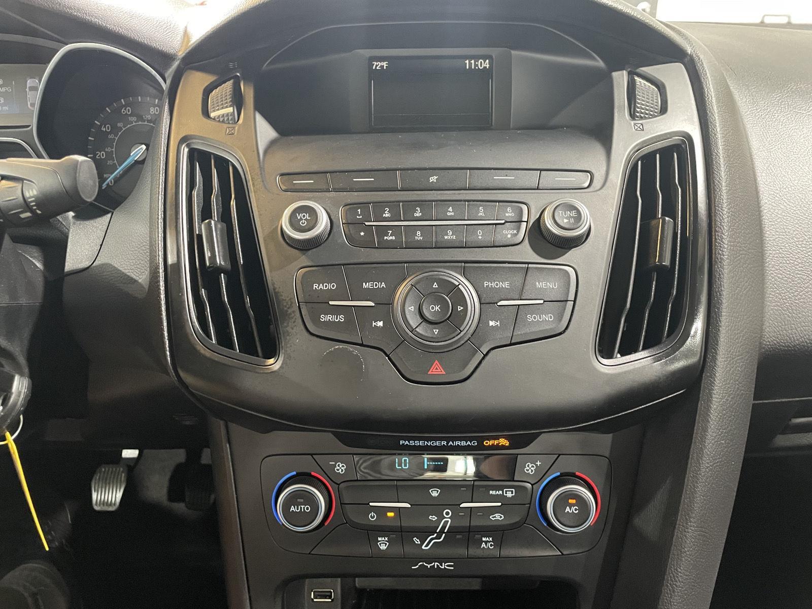 Vehicle photo 26