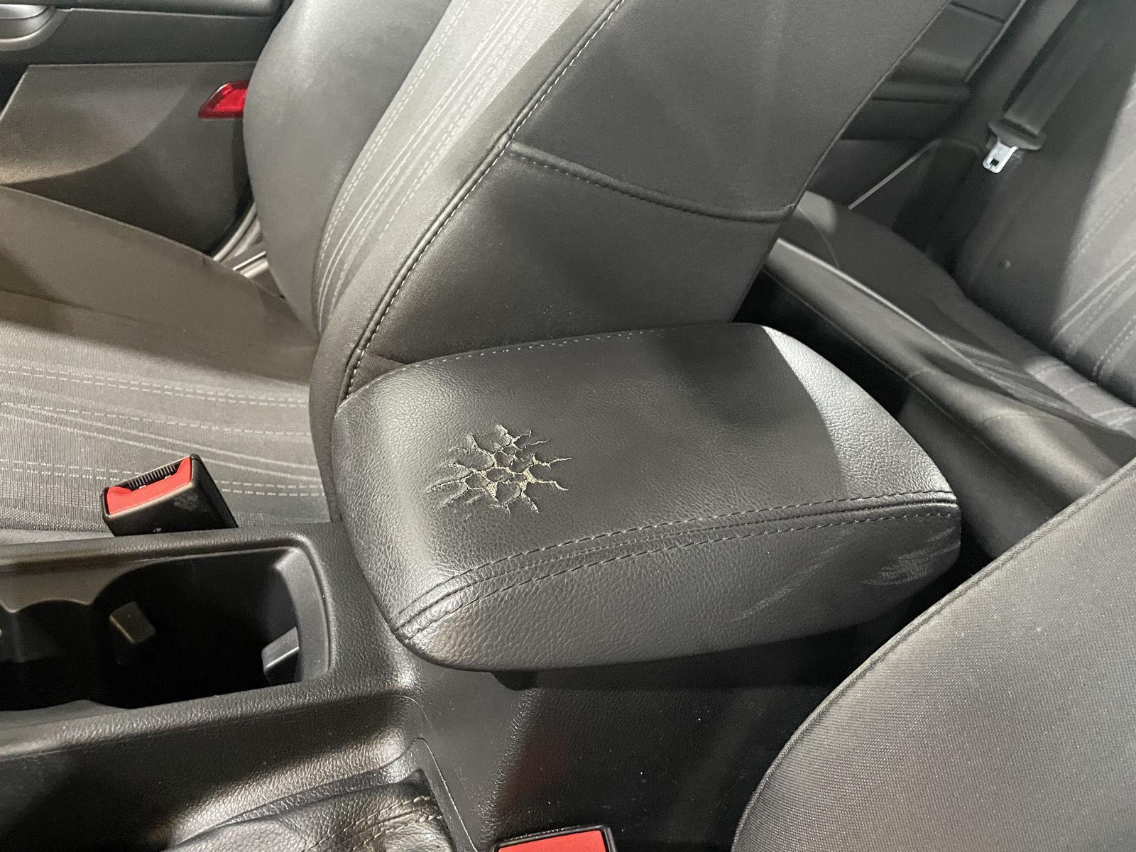 Vehicle photo 30