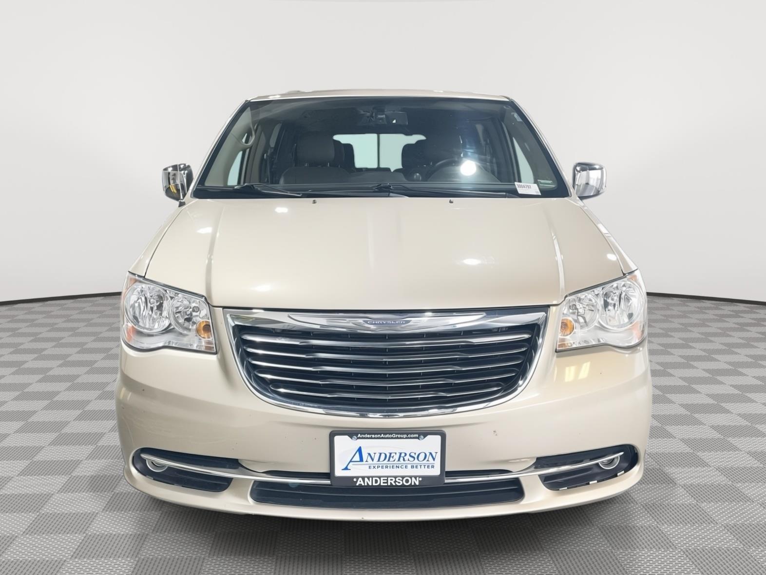 Vehicle photo 4