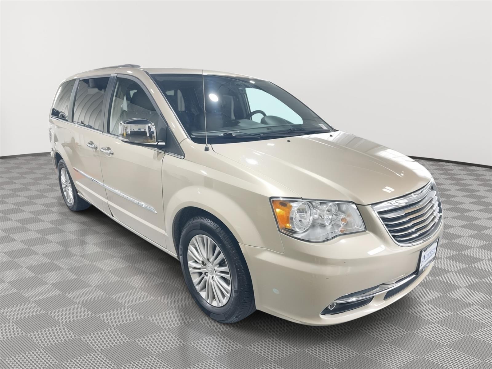Vehicle photo 5