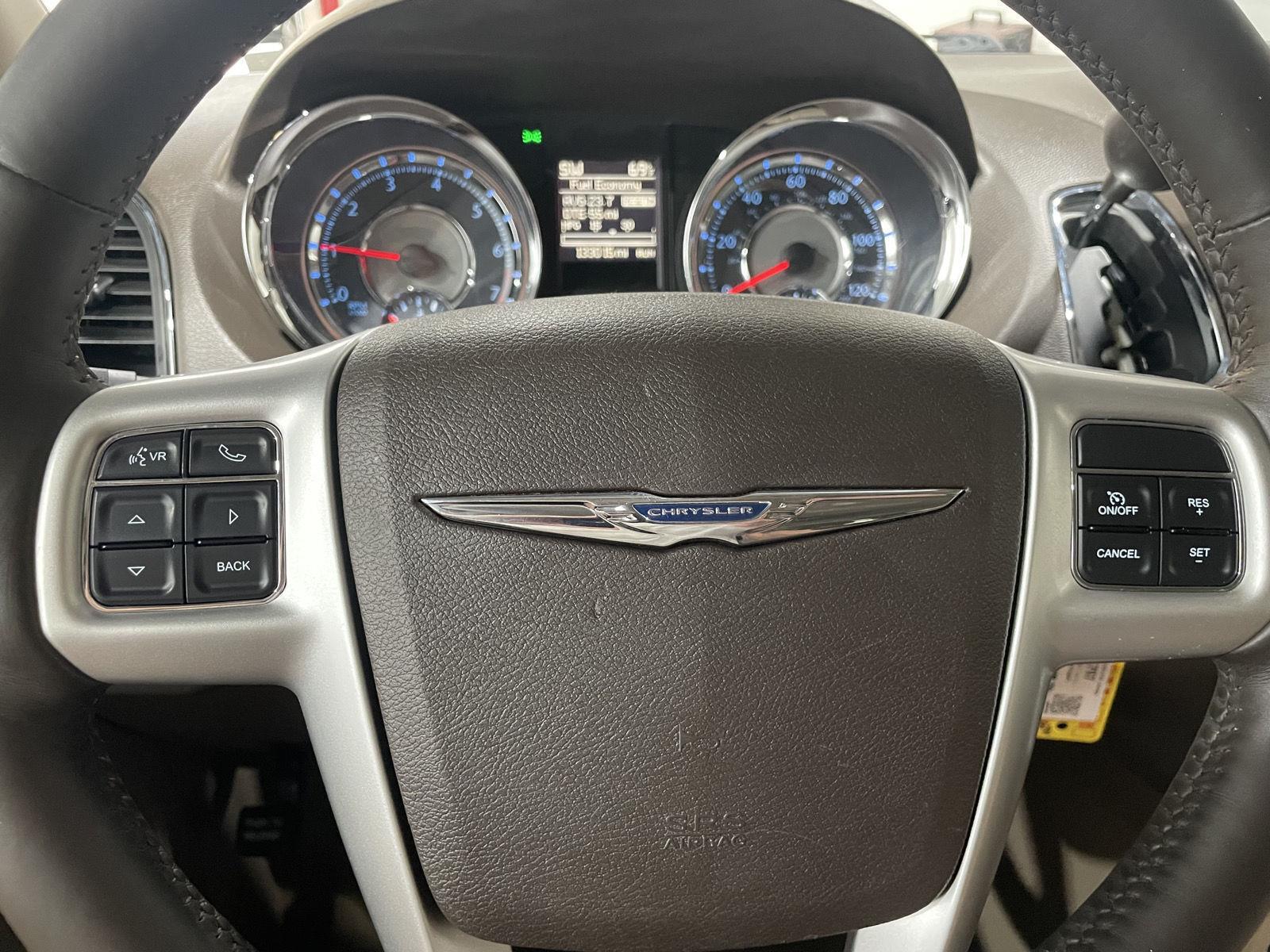 Vehicle photo 13