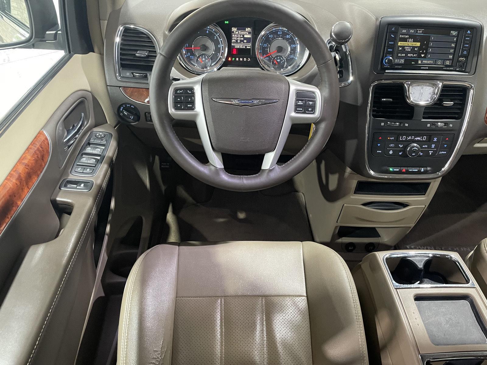 Vehicle photo 16
