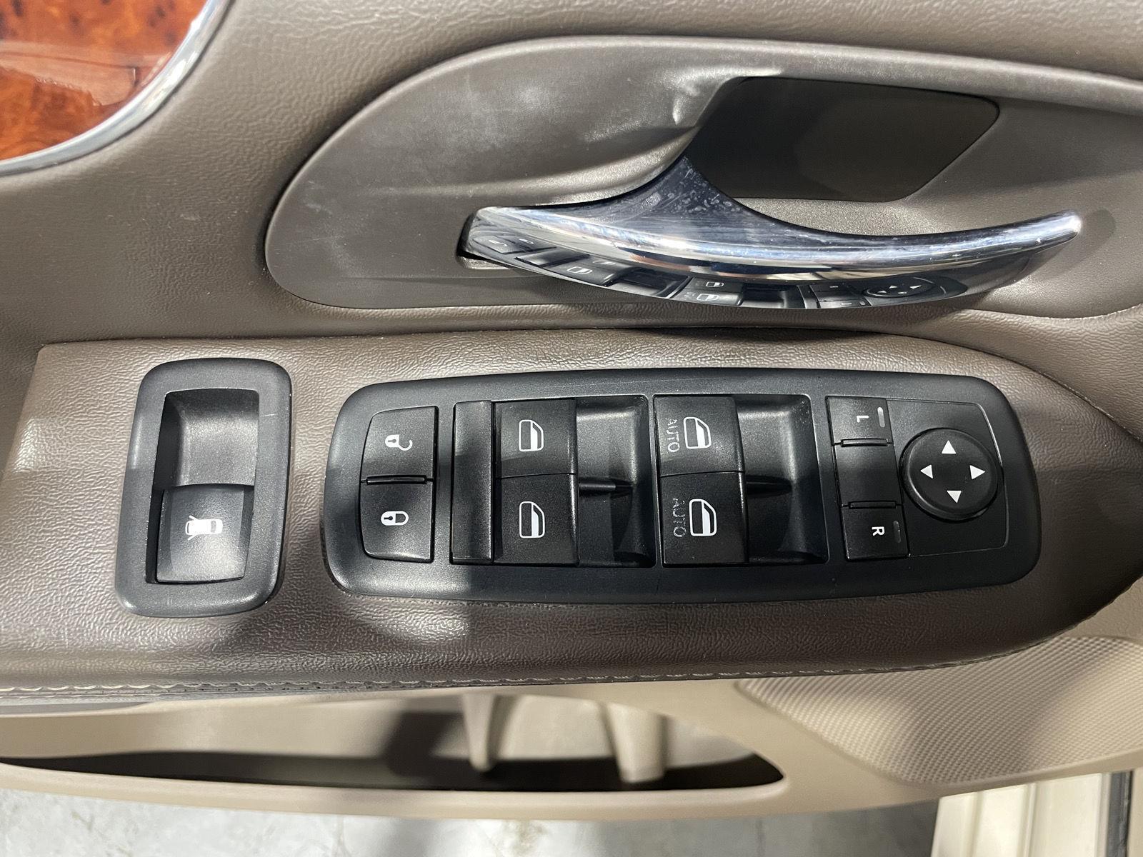 Vehicle photo 20