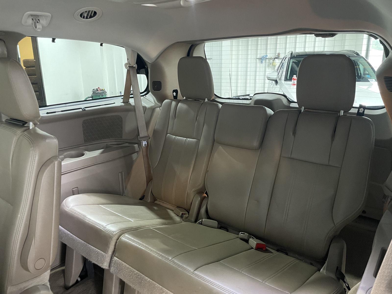 Vehicle photo 24