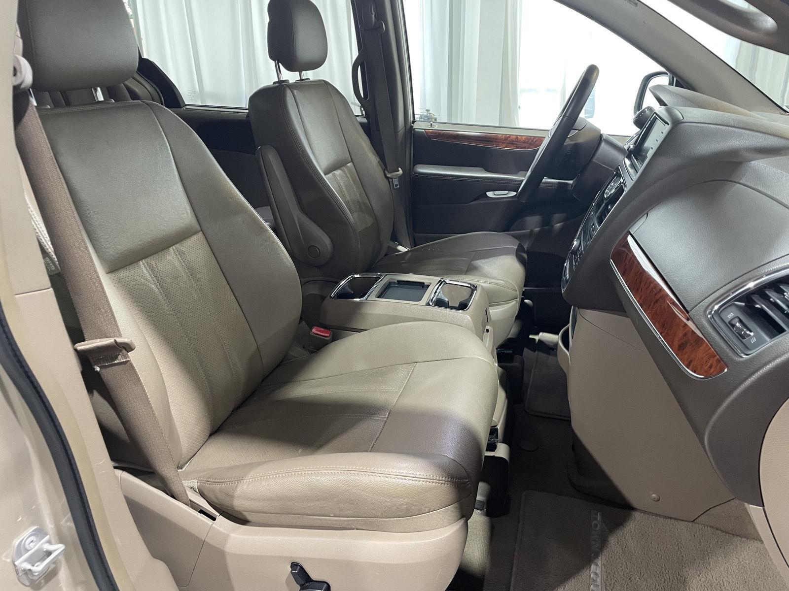 Vehicle photo 27