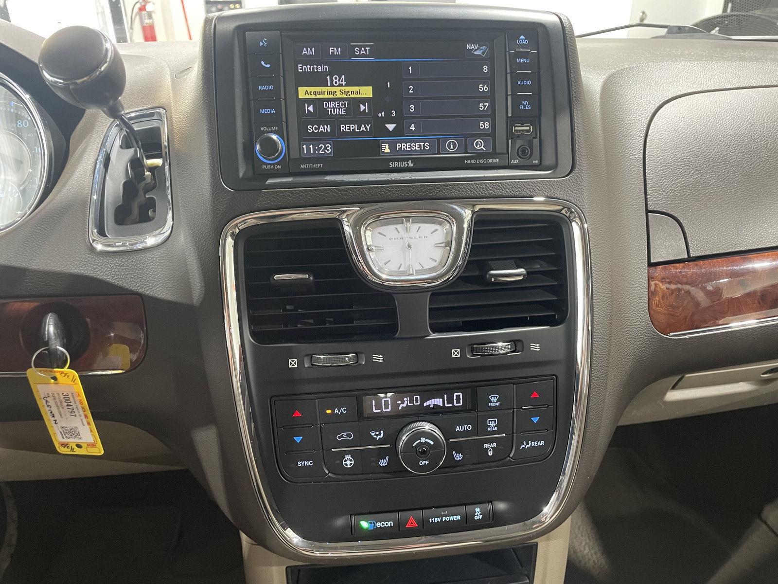 Vehicle photo 28