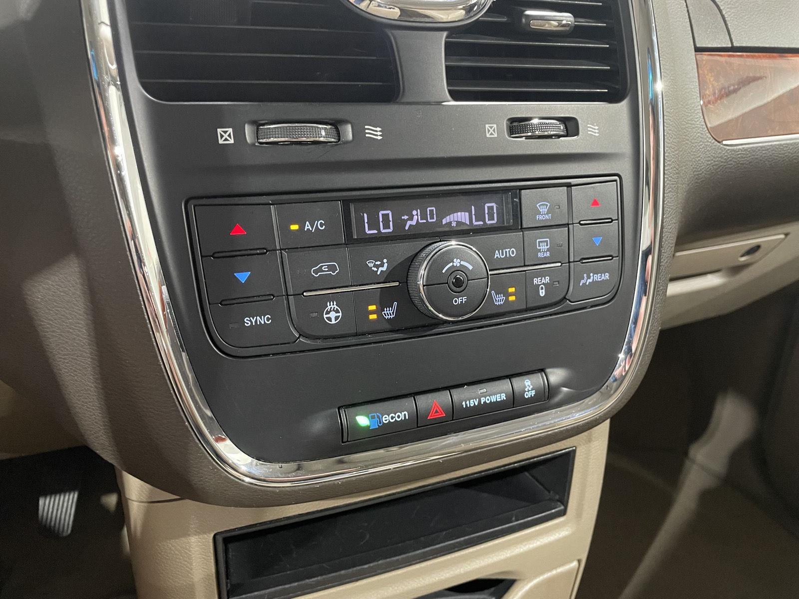Vehicle photo 30