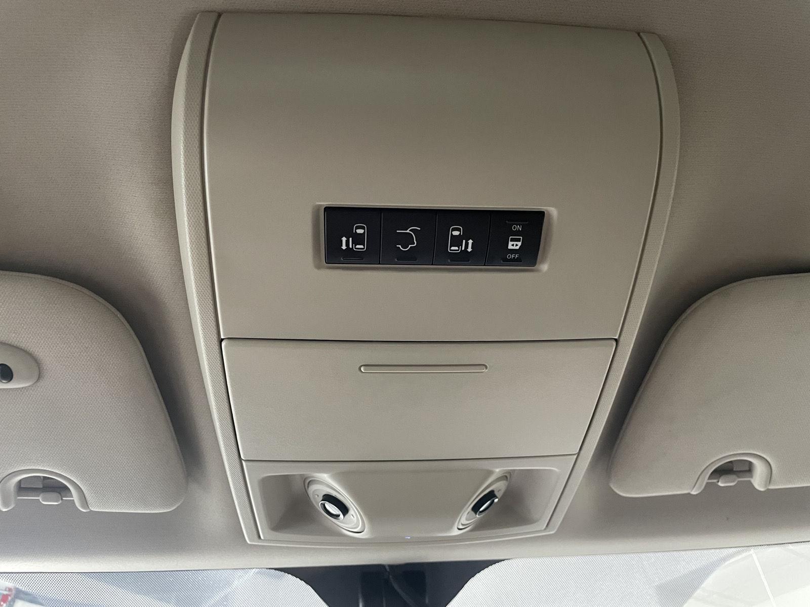 Vehicle photo 34