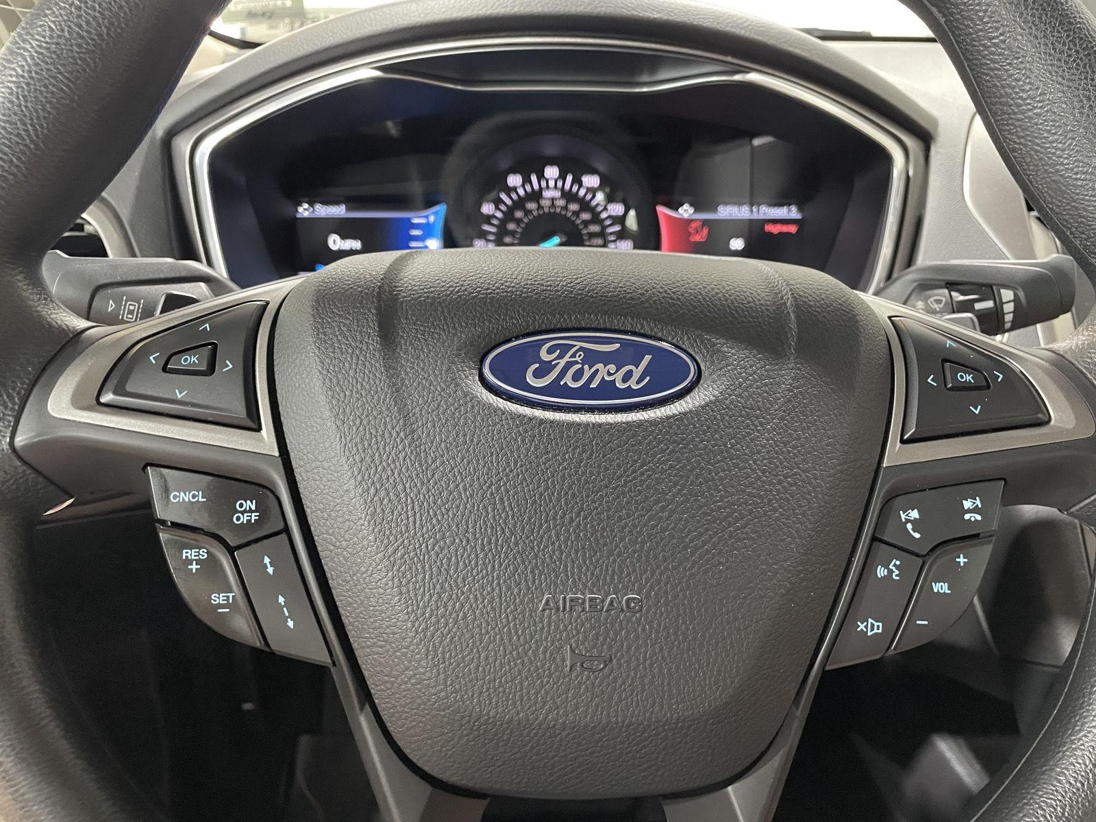 Vehicle photo 13