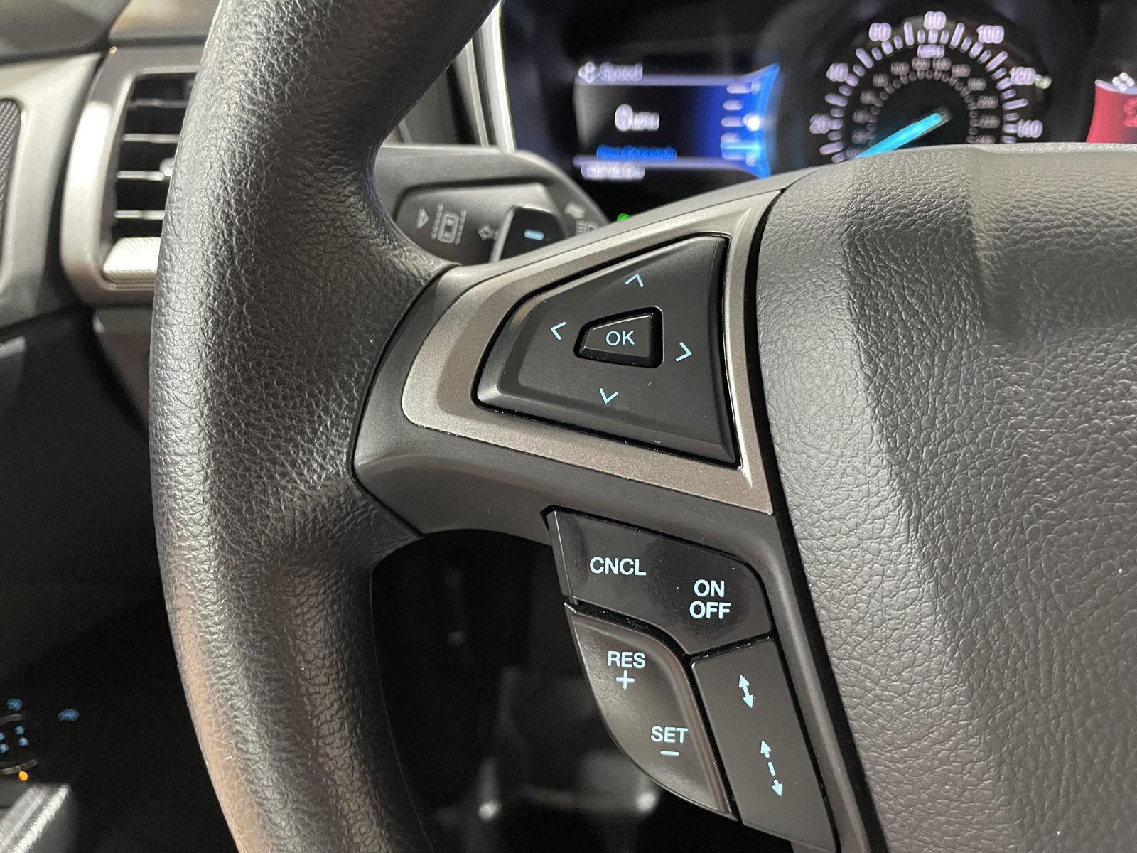 Vehicle photo 14
