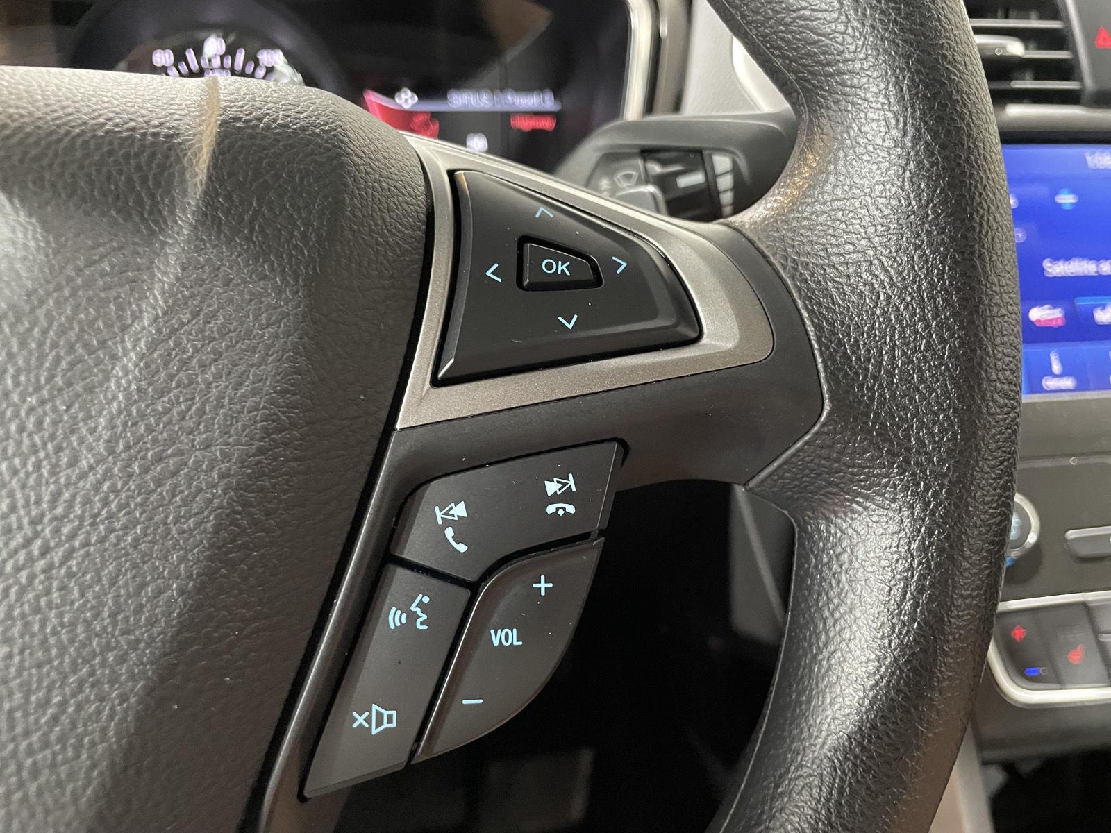 Vehicle photo 15