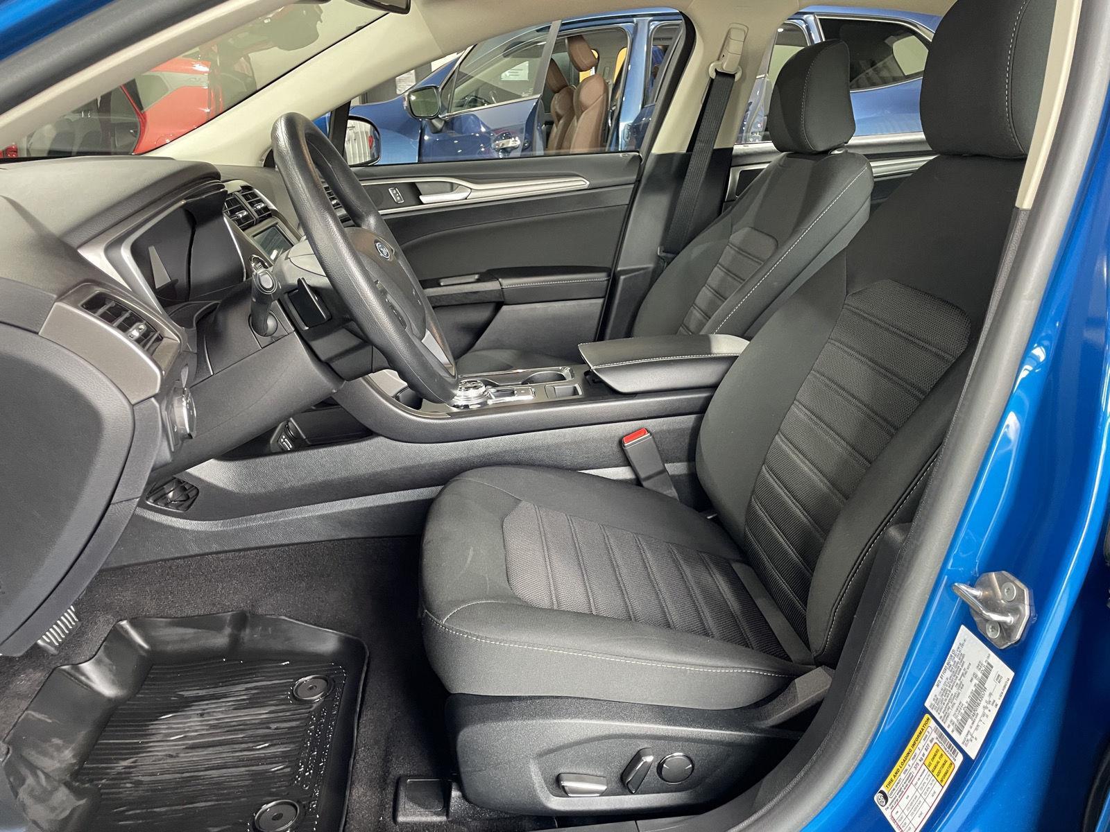 Vehicle photo 18
