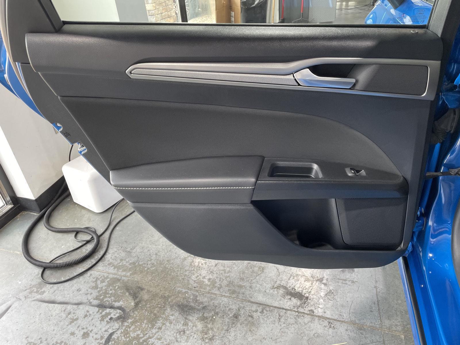 Vehicle photo 22