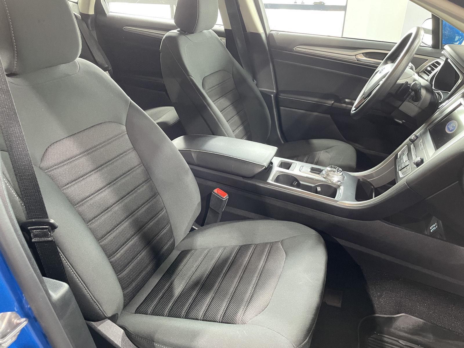 Vehicle photo 27