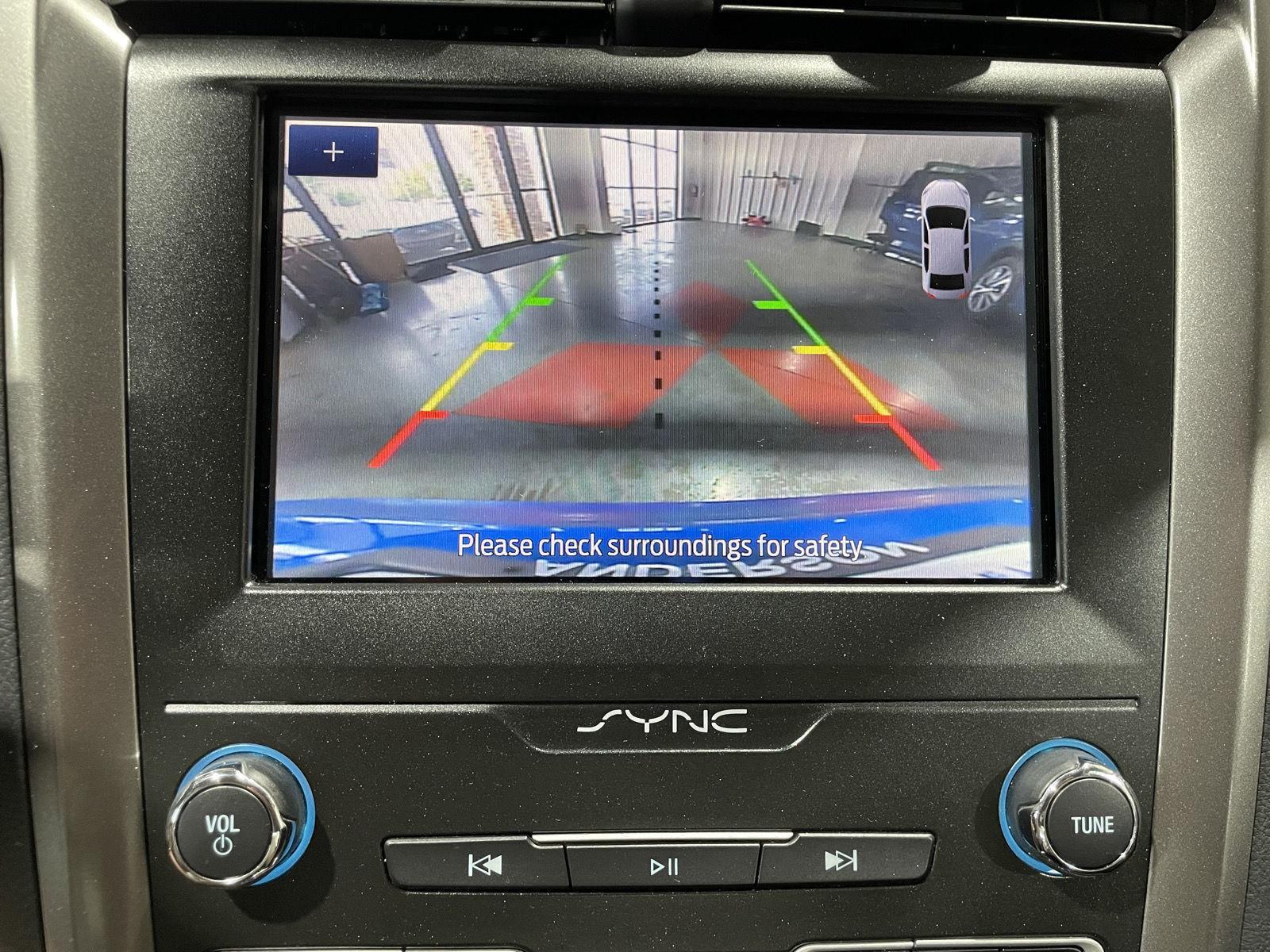 Vehicle photo 32
