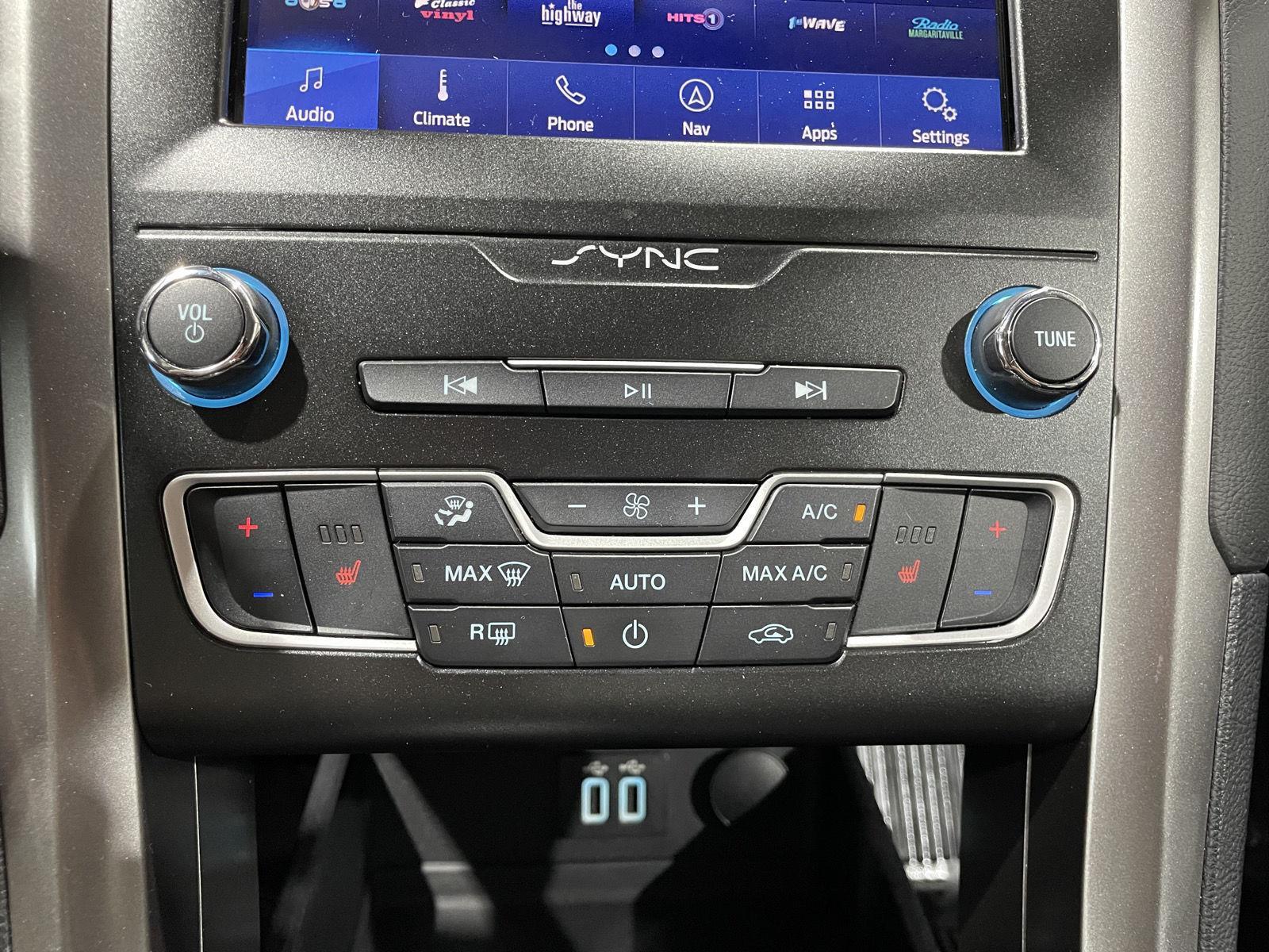 Vehicle photo 34