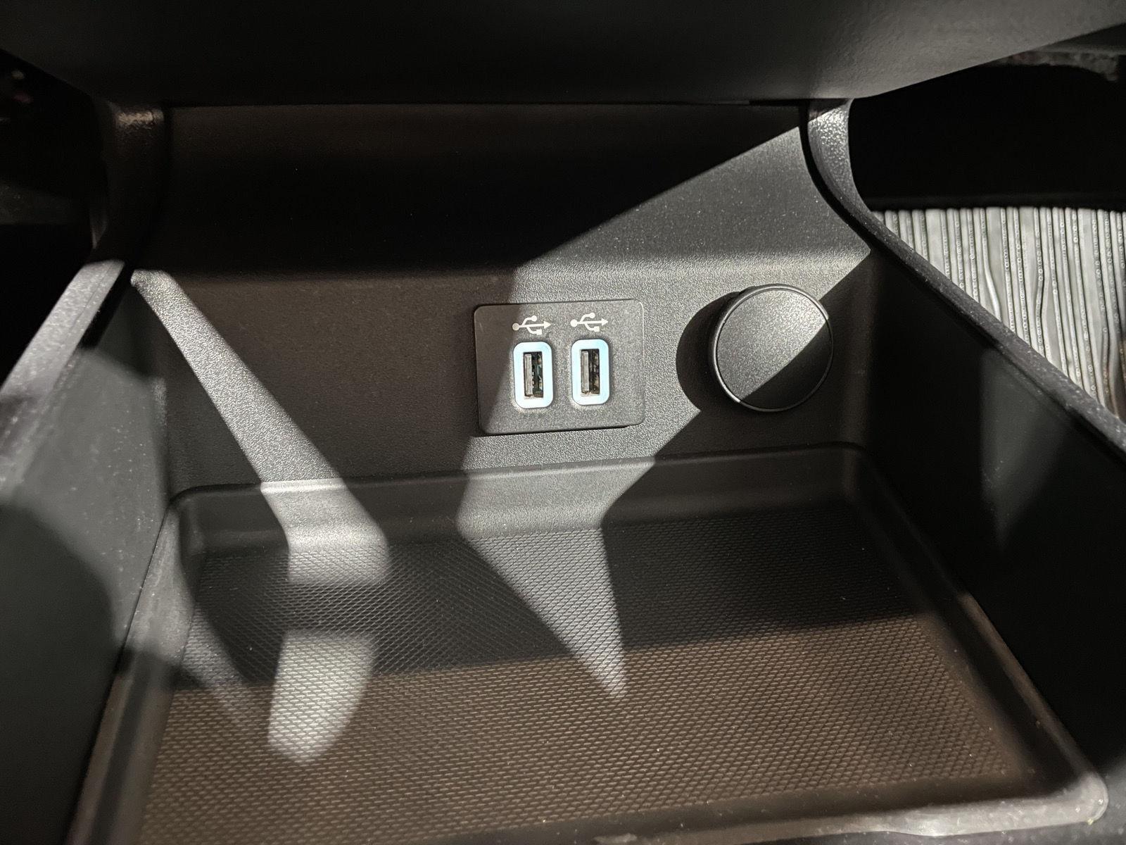 Vehicle photo 35