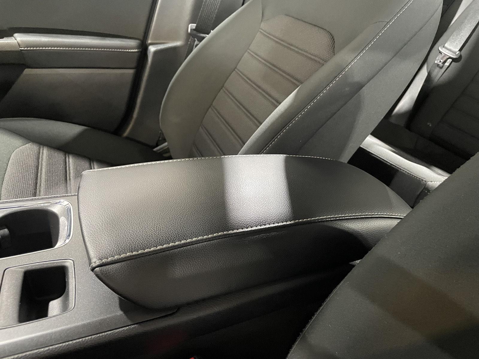 Vehicle photo 37