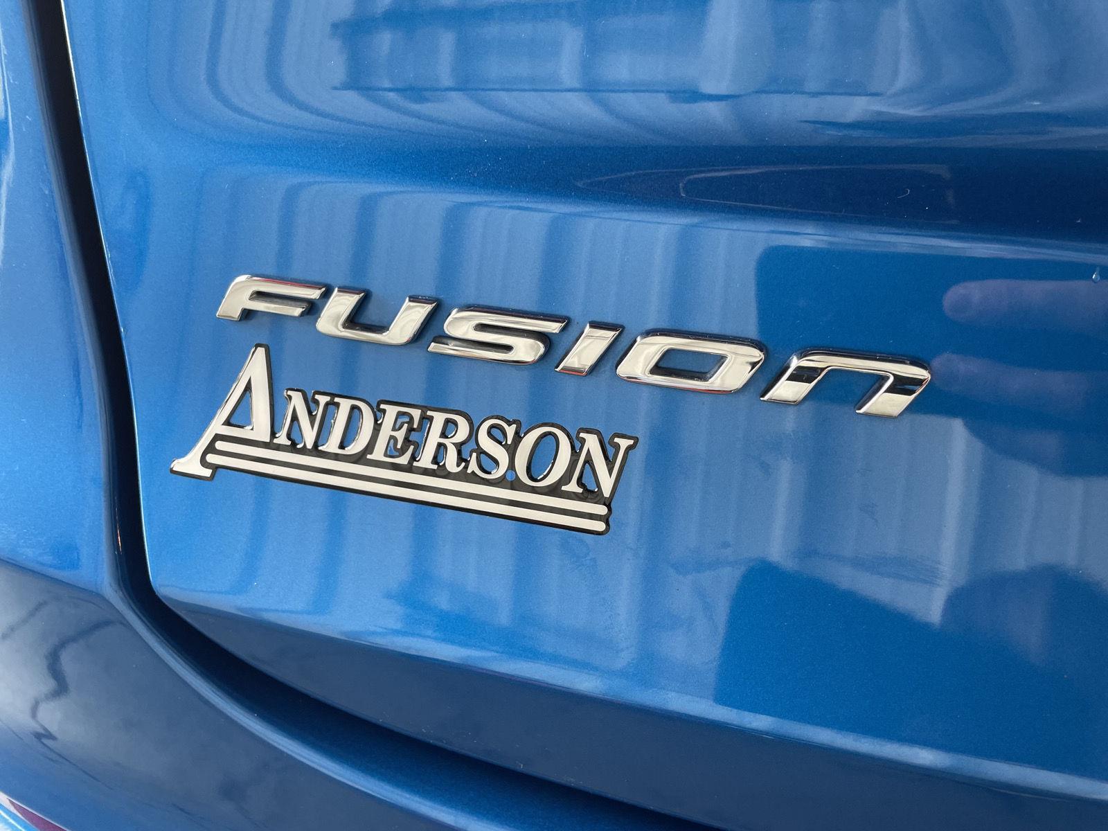 Vehicle photo 43