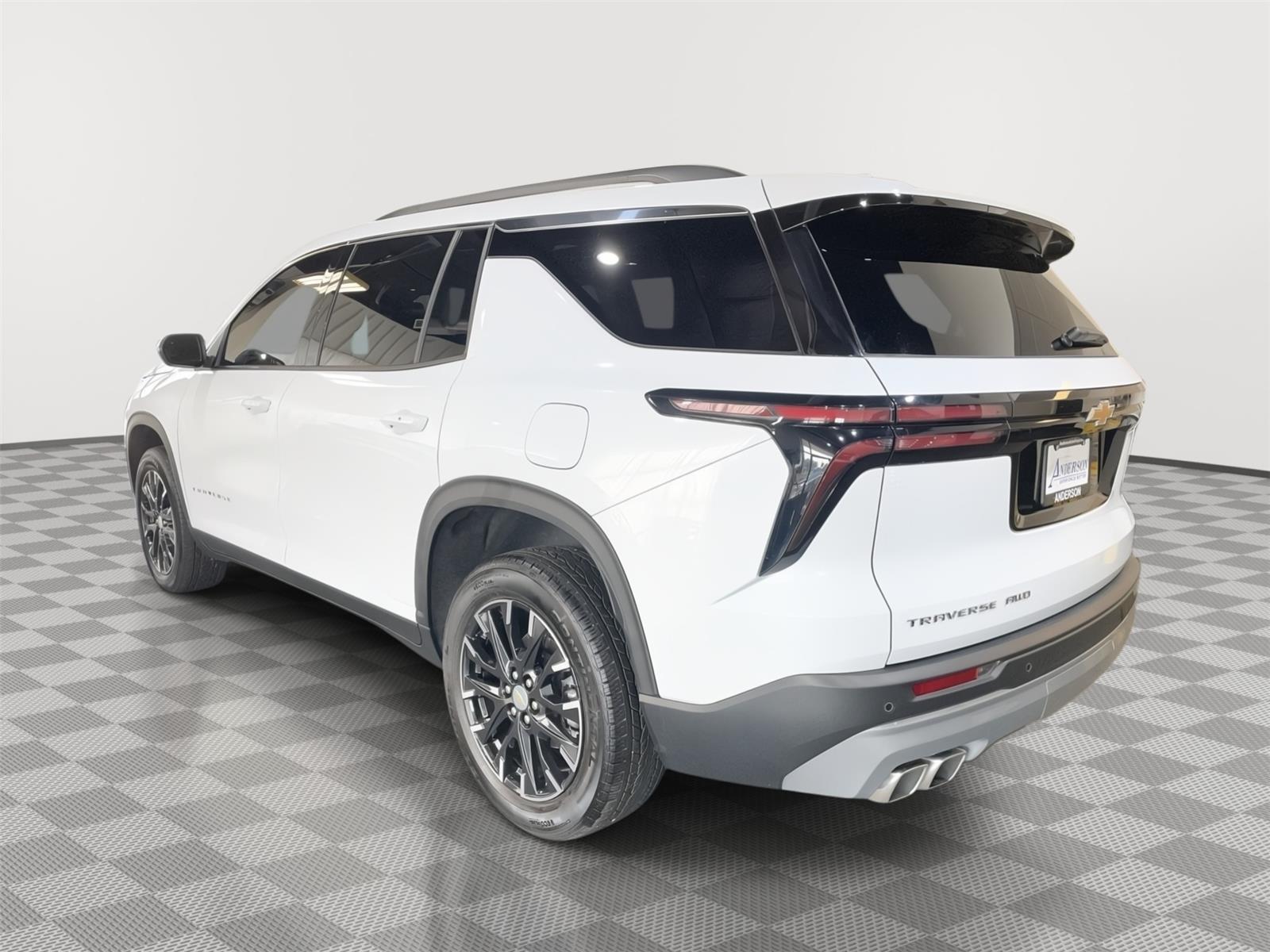 Vehicle photo 10
