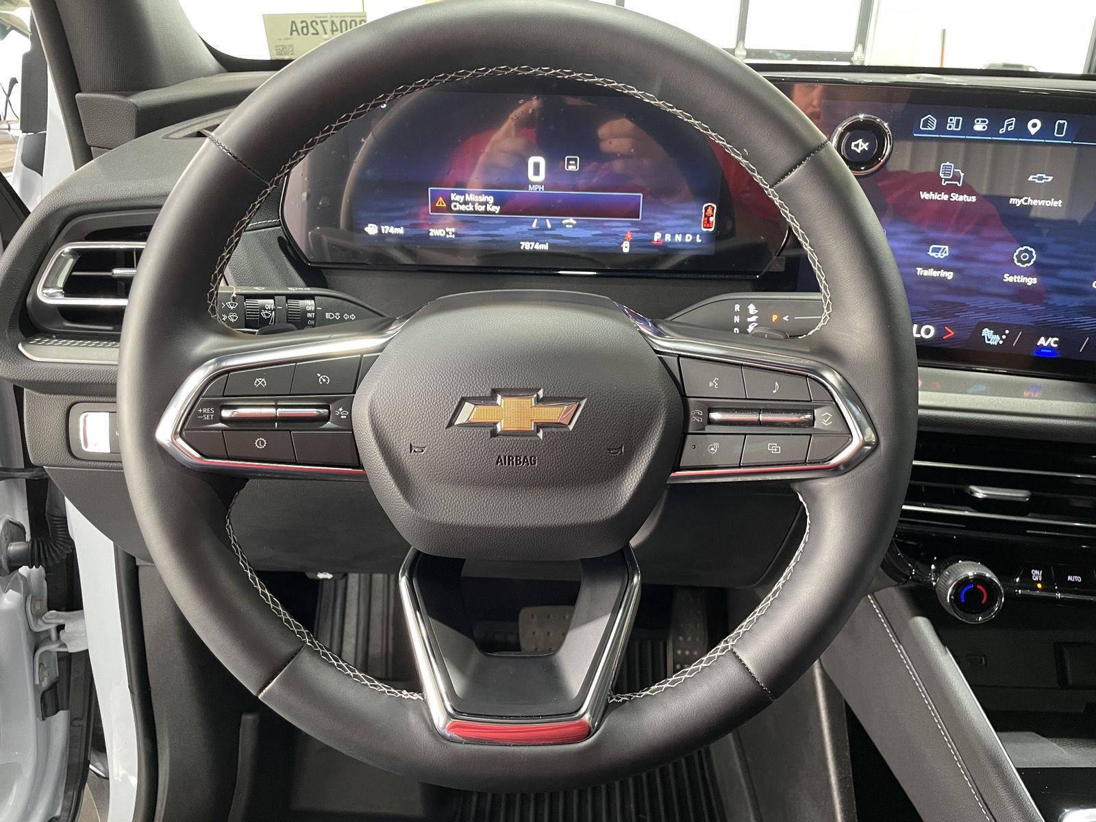 Vehicle photo 13
