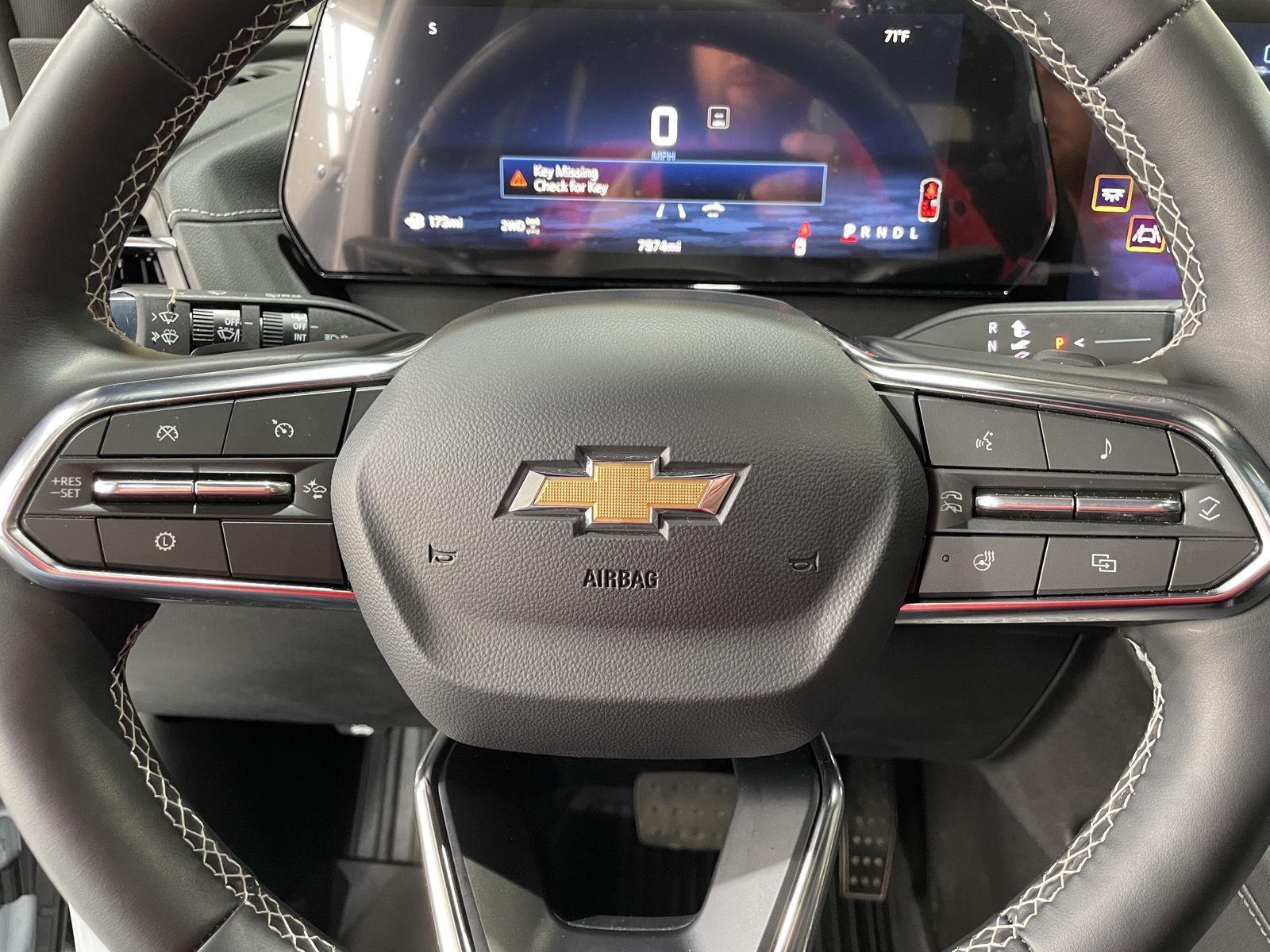 Vehicle photo 14