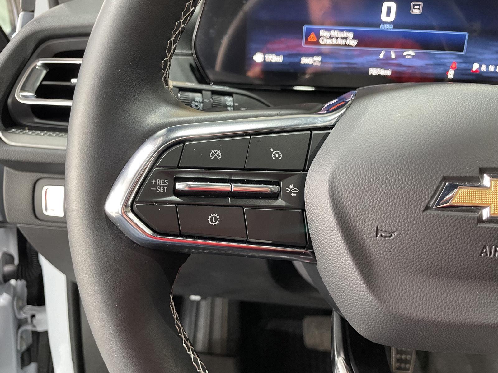 Vehicle photo 15
