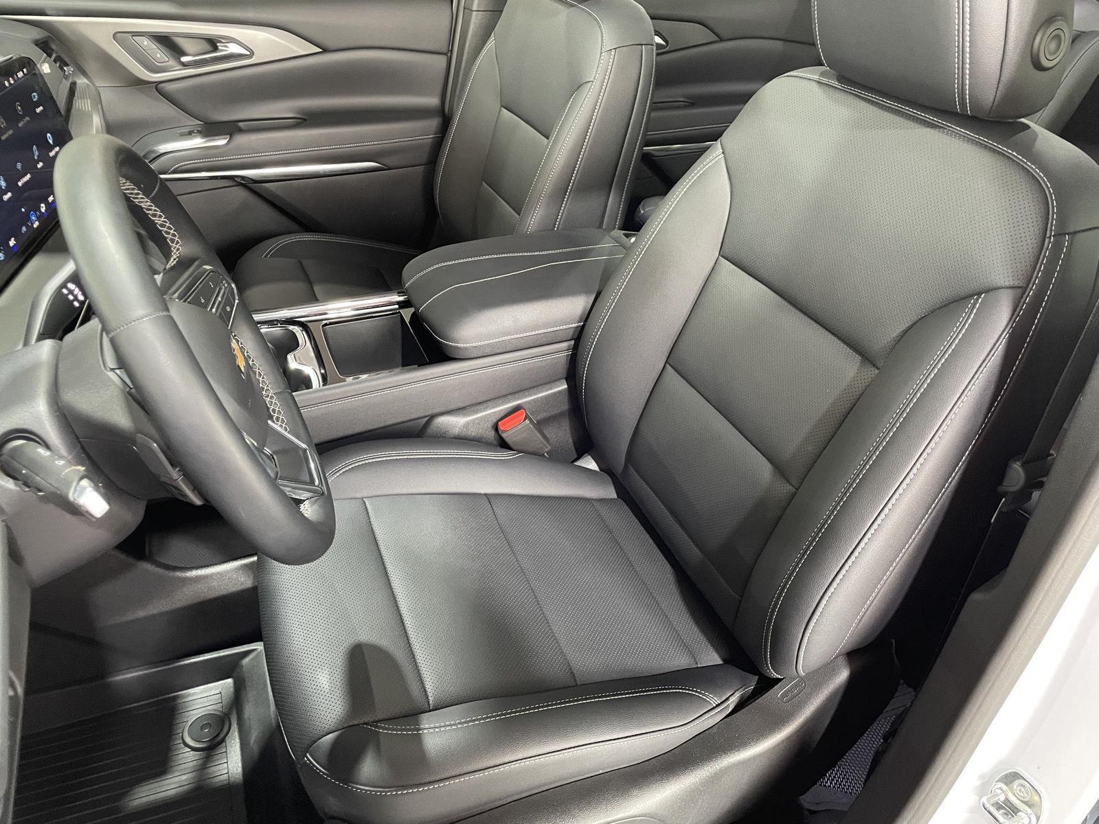 Vehicle photo 19