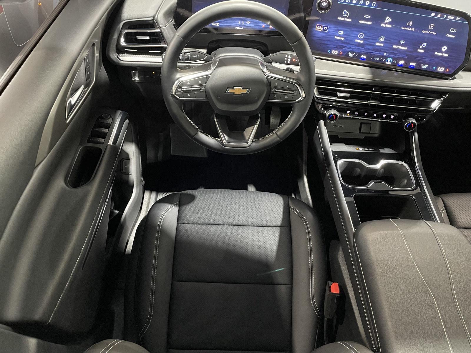 Vehicle photo 22