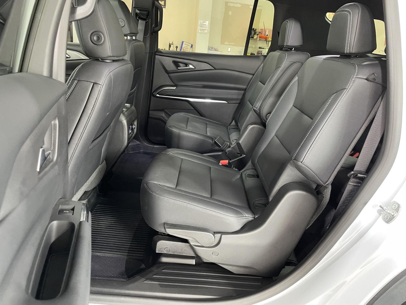 Vehicle photo 31