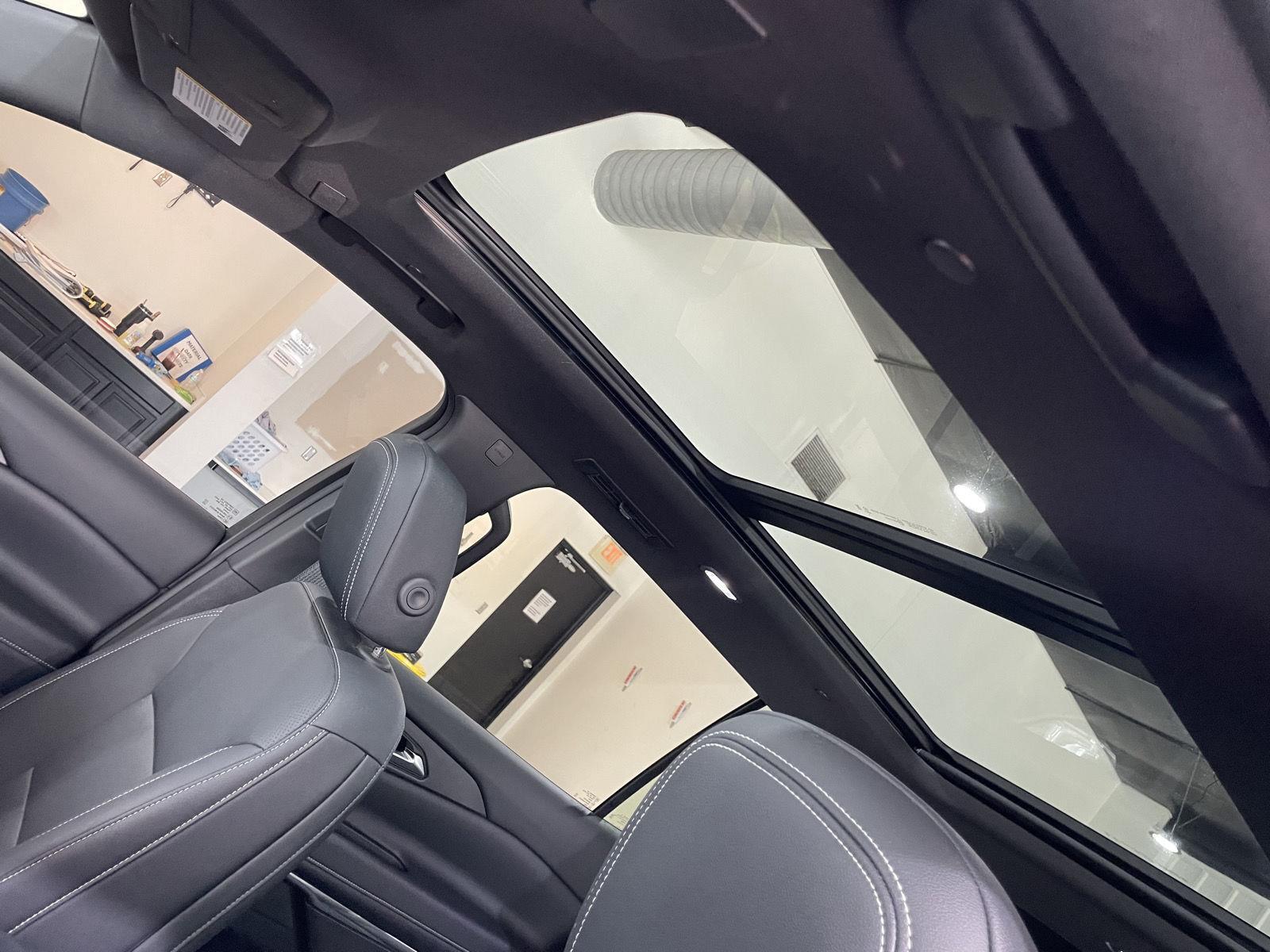 Vehicle photo 33