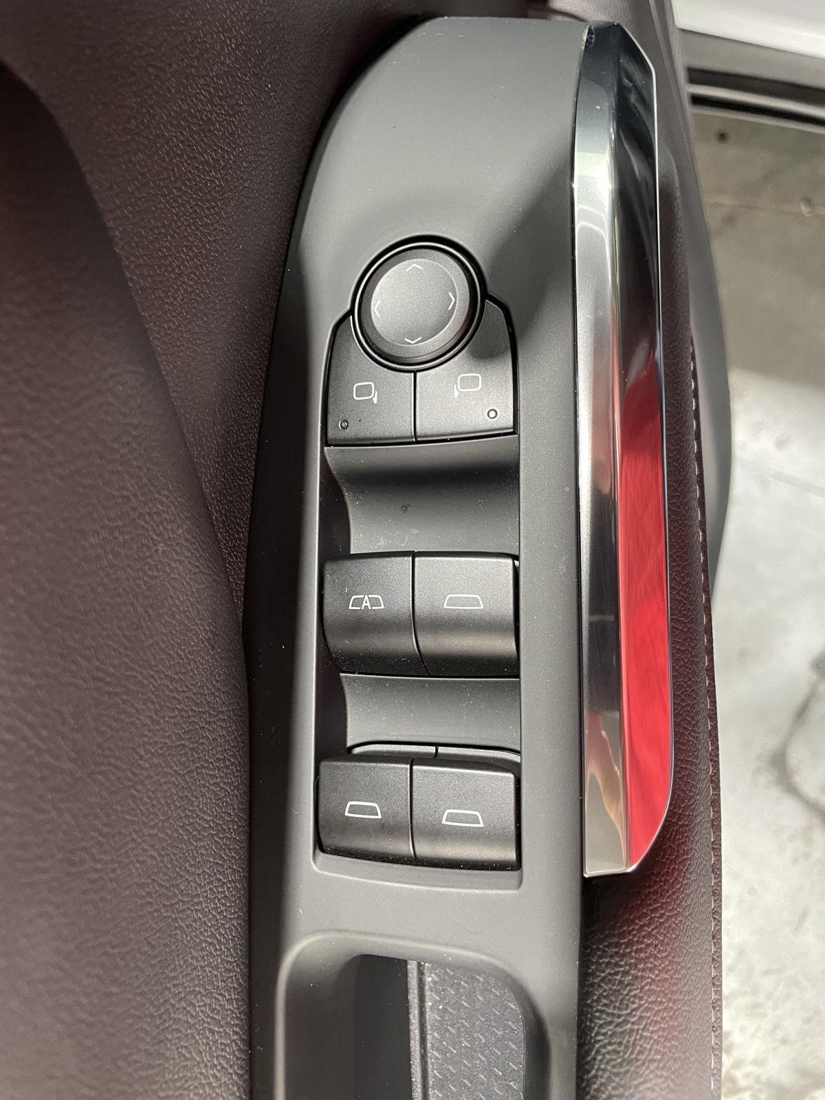 Vehicle photo 40