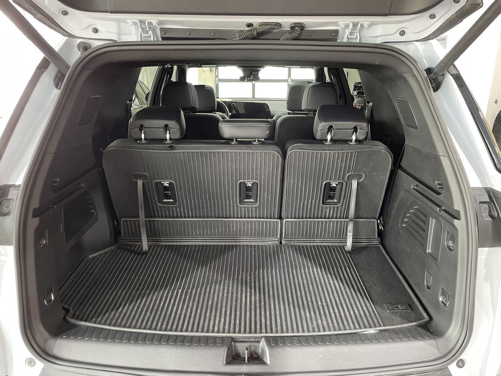 Vehicle photo 44