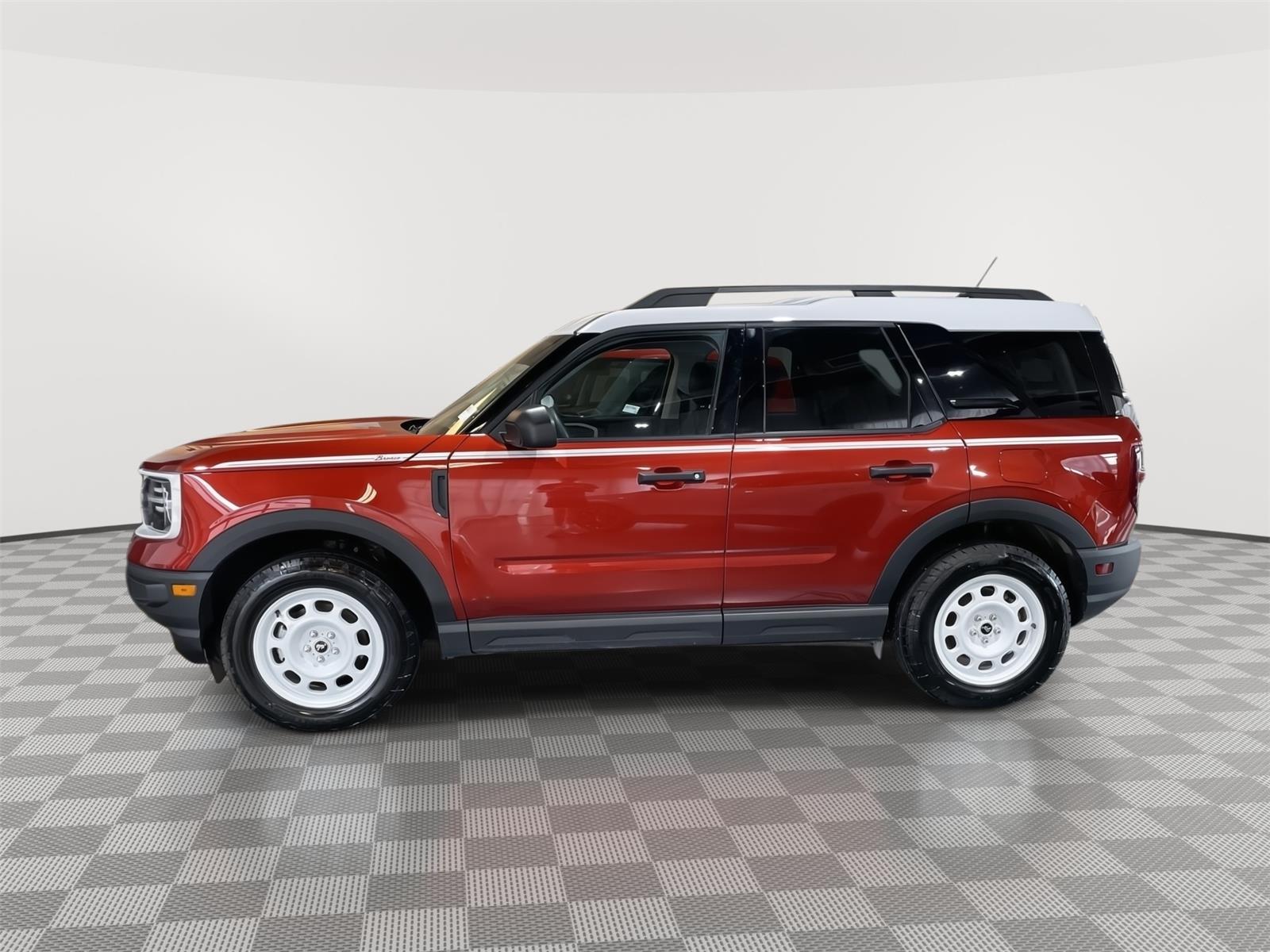 Vehicle photo 2