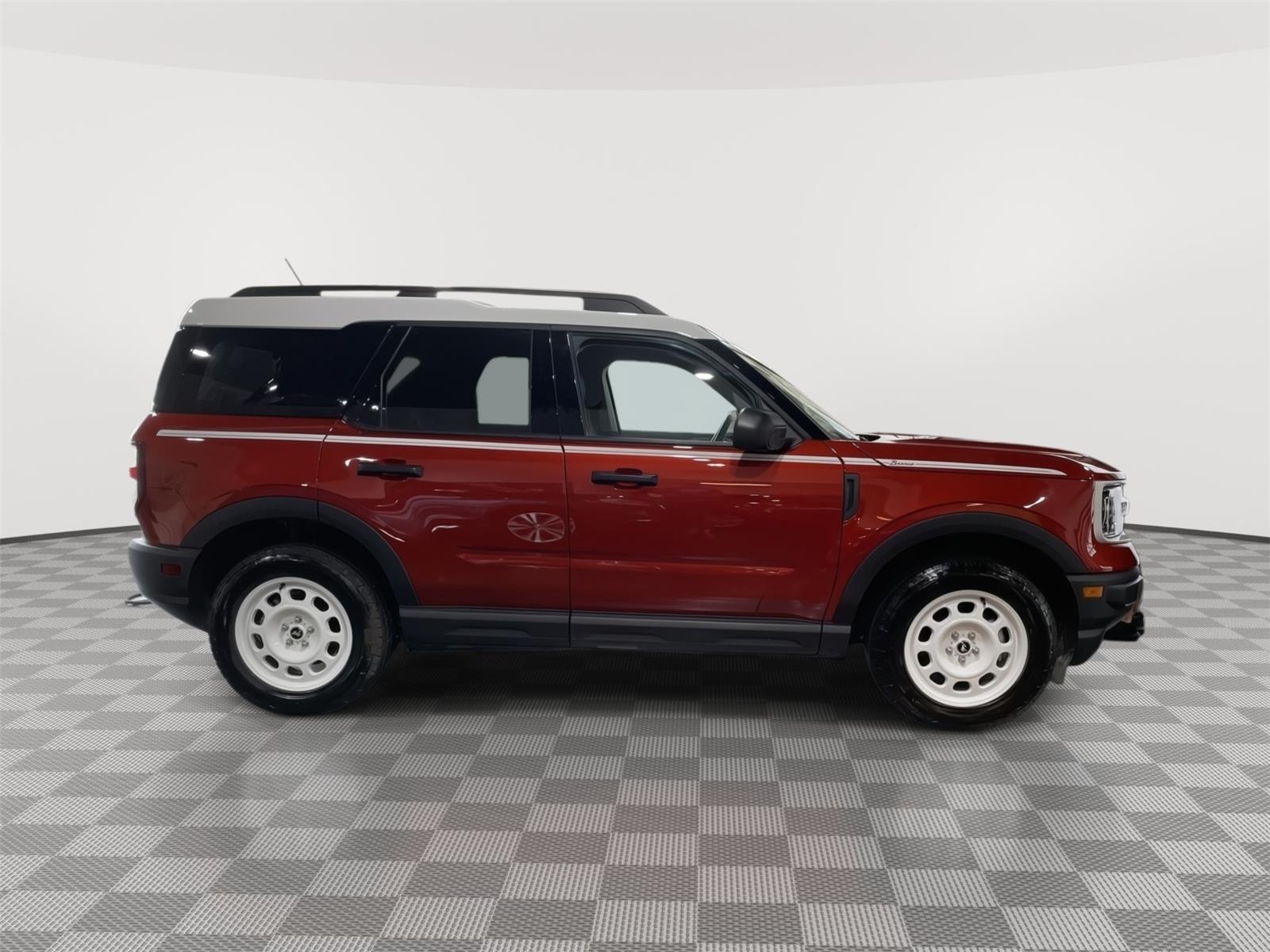 Vehicle photo 6